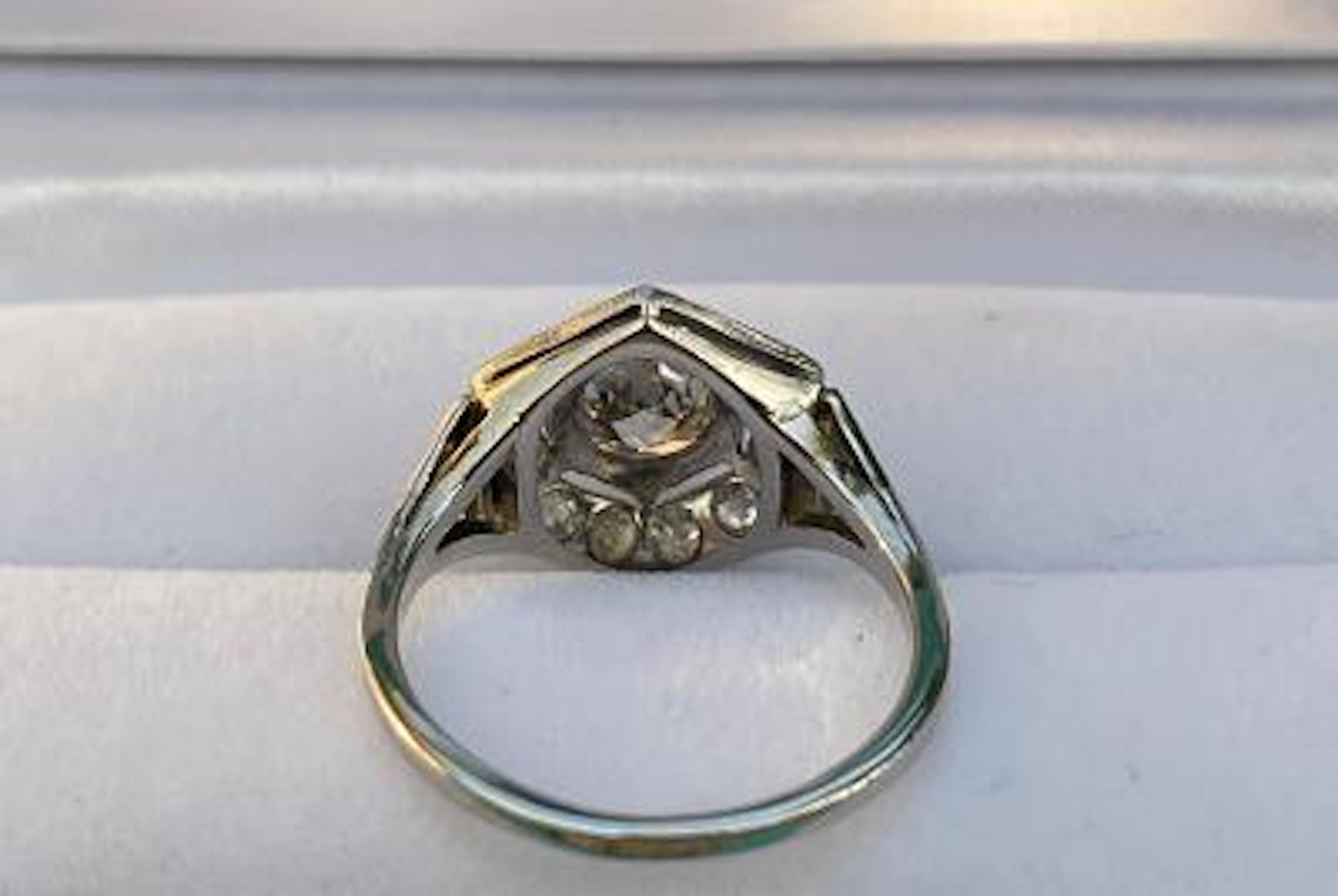 Art Deco Era 2.20 Carat Diamond and Platinum Fancy Hexagon Shaped Ring 2