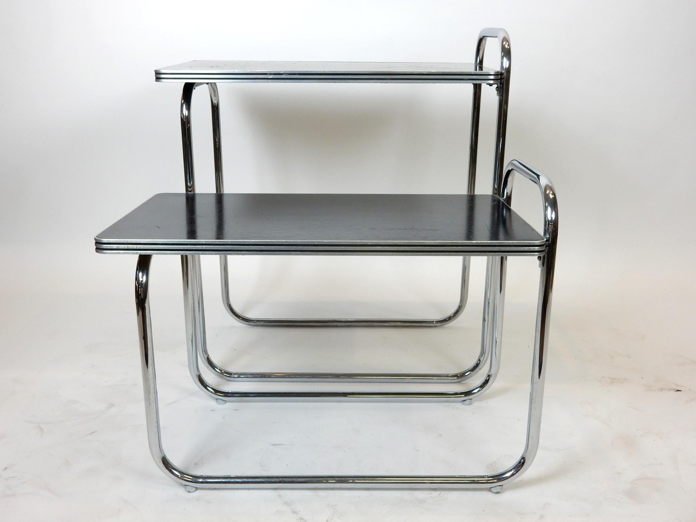 Art Deco Era Chrome Nesting Tables Gilbert Rohde Design für Troy Sunshade Co. (Stahl) im Angebot