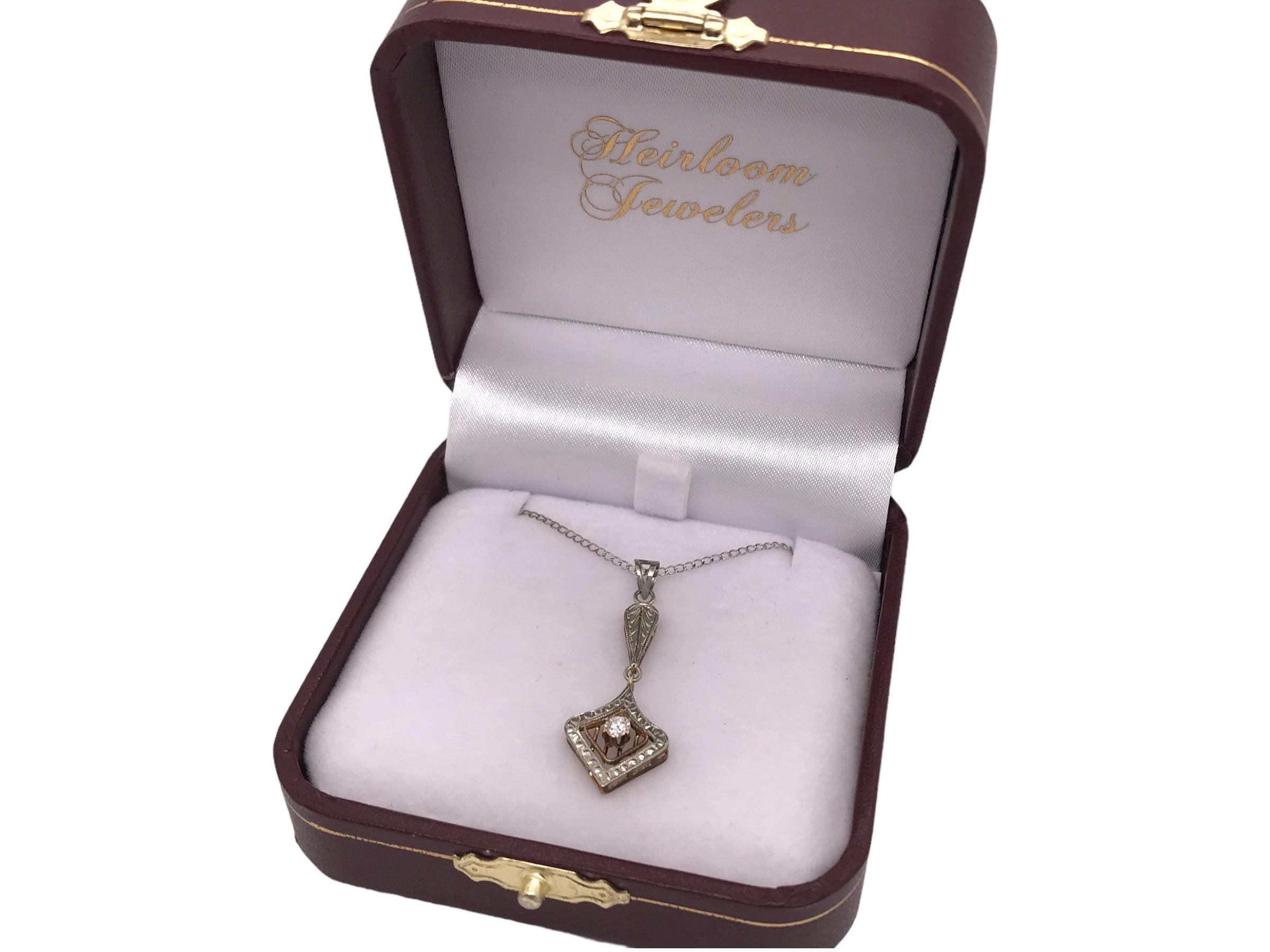 Pendentif en diamant de l'époque Art déco Or blanc et jaune 14K en vente 1