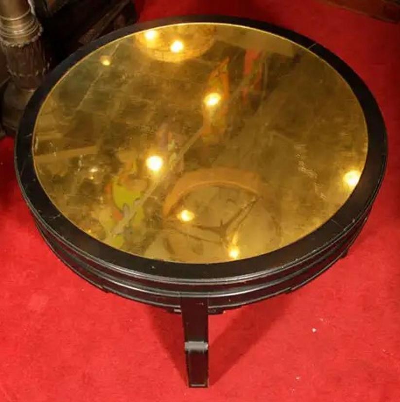 Art Deco Ära Glas, Blattgold & Holz Chinoiserie Couchtisch, CIRCA 1940s (Asiatisch) im Angebot