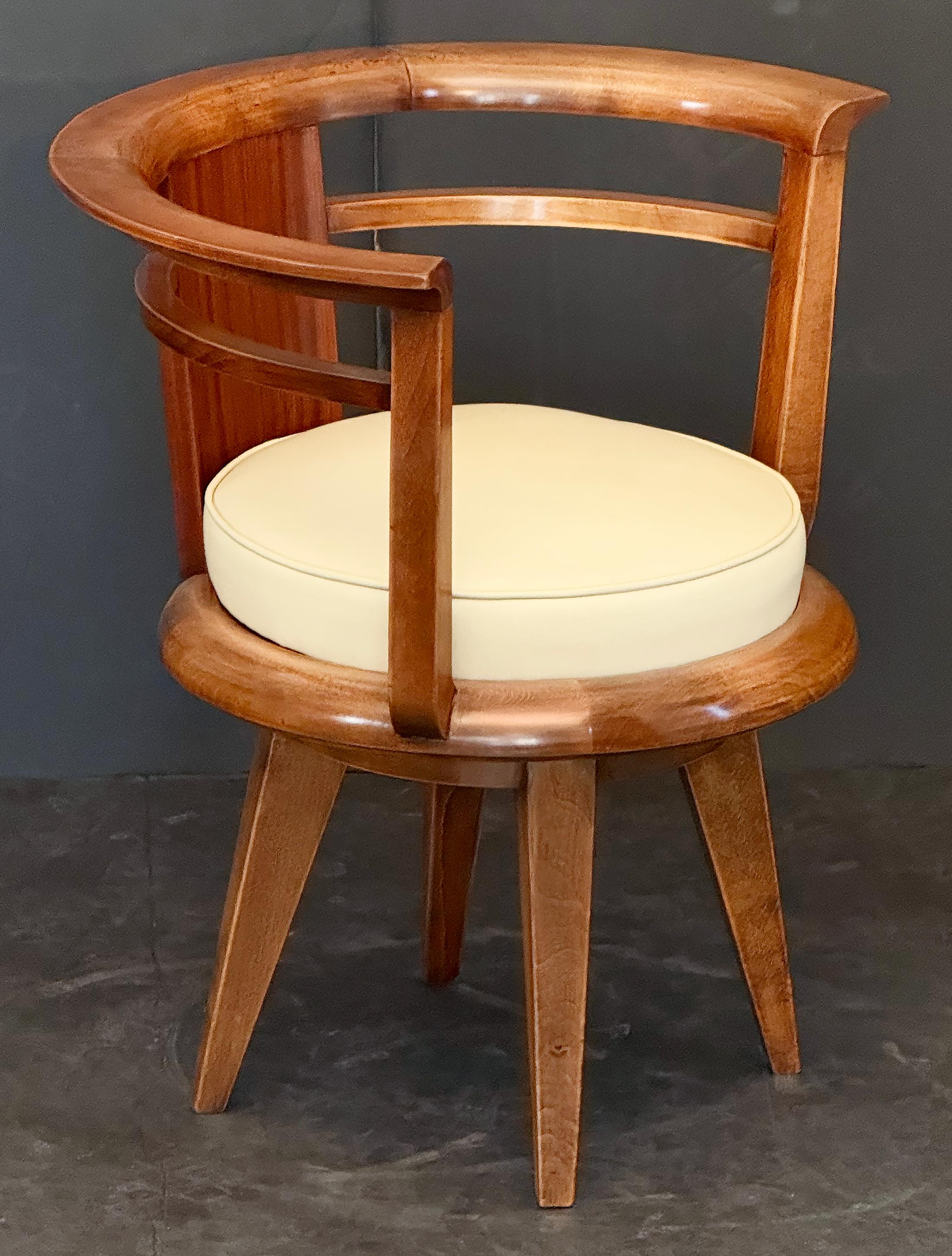 Sillones abiertos de la época Art Déco procedentes de Francia (Precio por unidad) siglo XX en venta