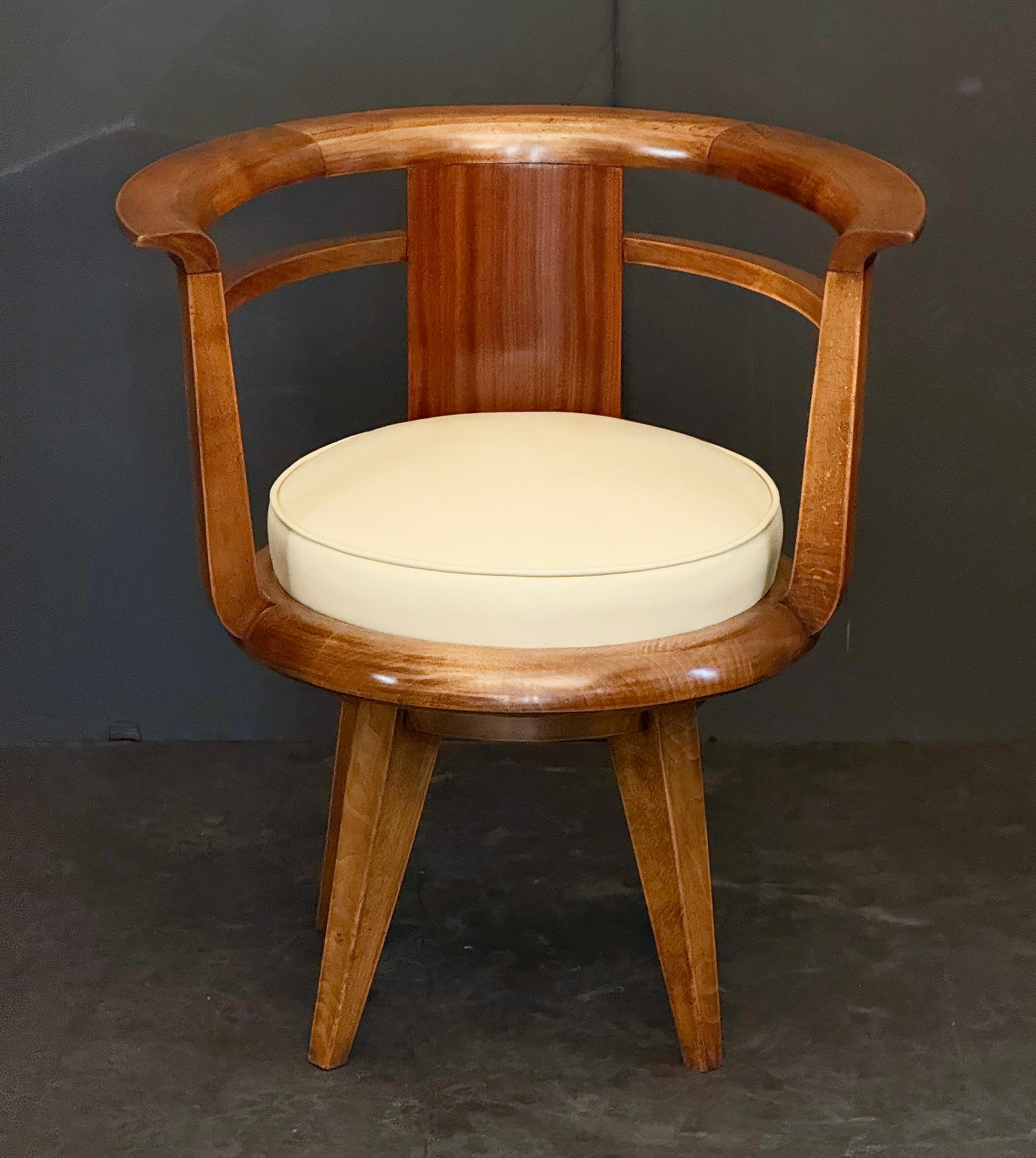 Sillones abiertos de la época Art Déco procedentes de Francia (Precio por unidad) Cuero en venta