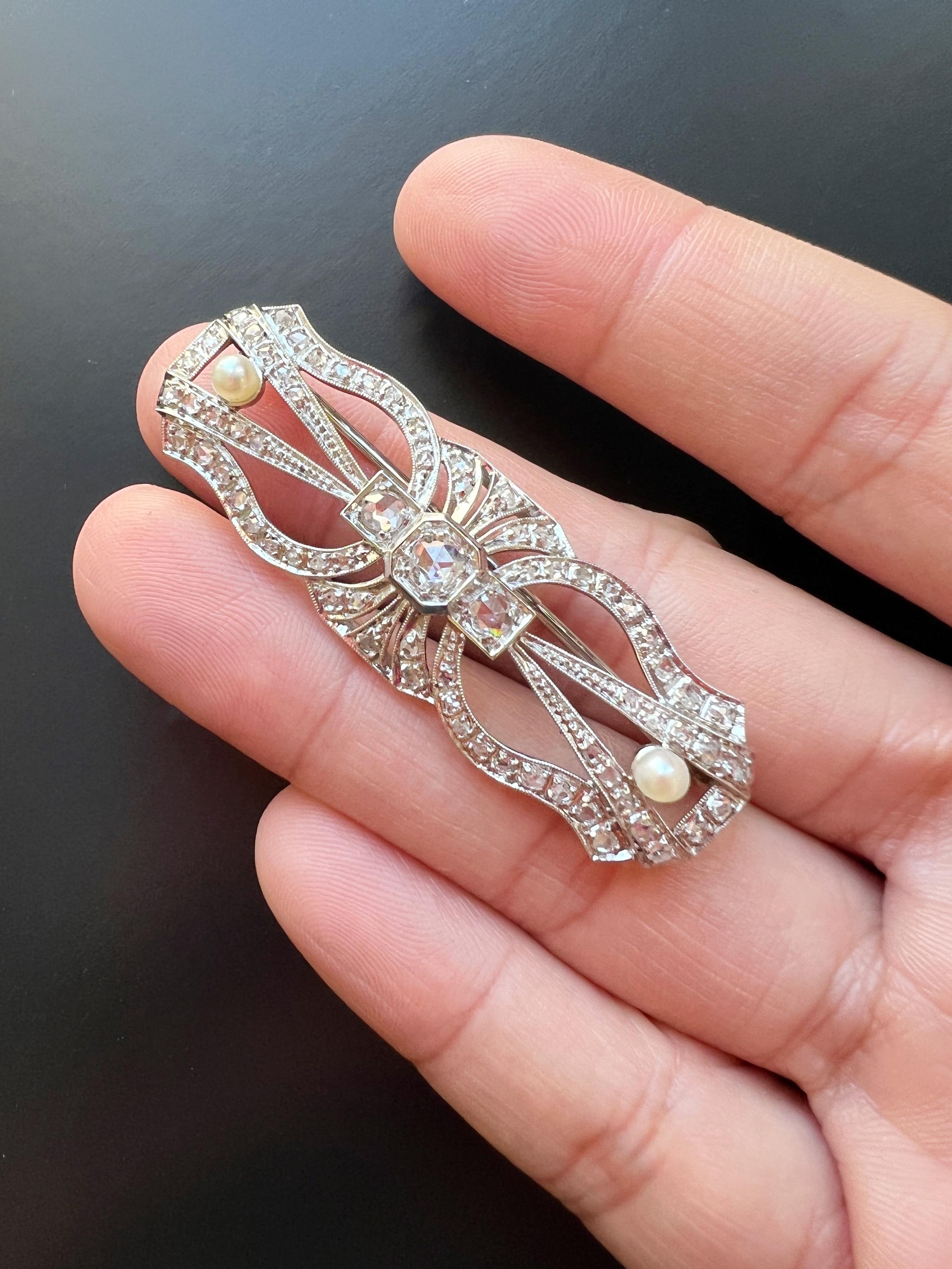 Taille rose Broche en platine, or 18 carats, diamants et perle de l'époque Art déco