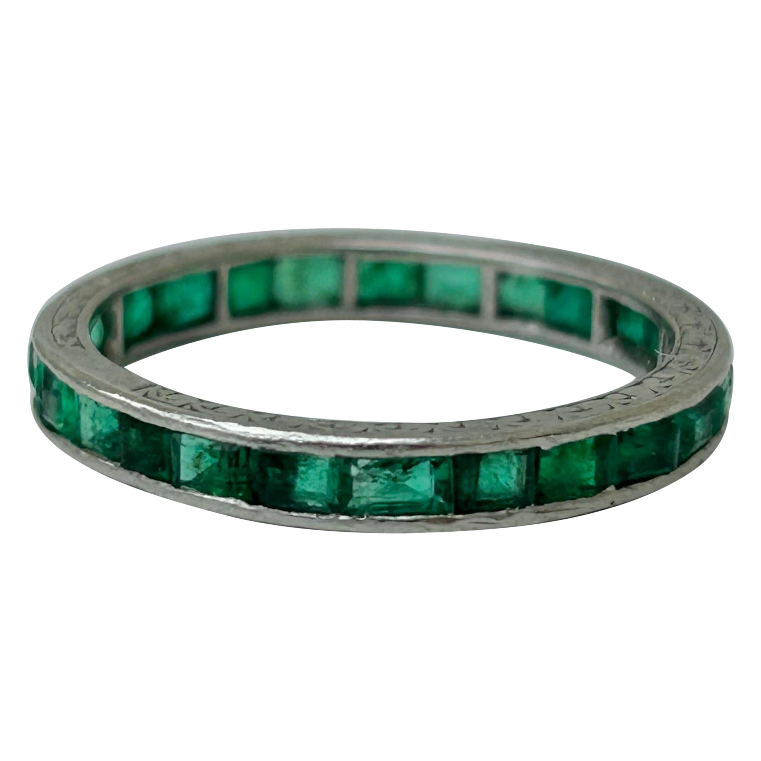 Art Deco Ära Platin und Smaragd Full Eternity Band Ring