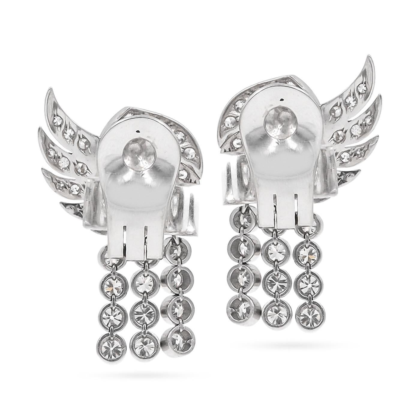 Orecchini pendenti con diamante 