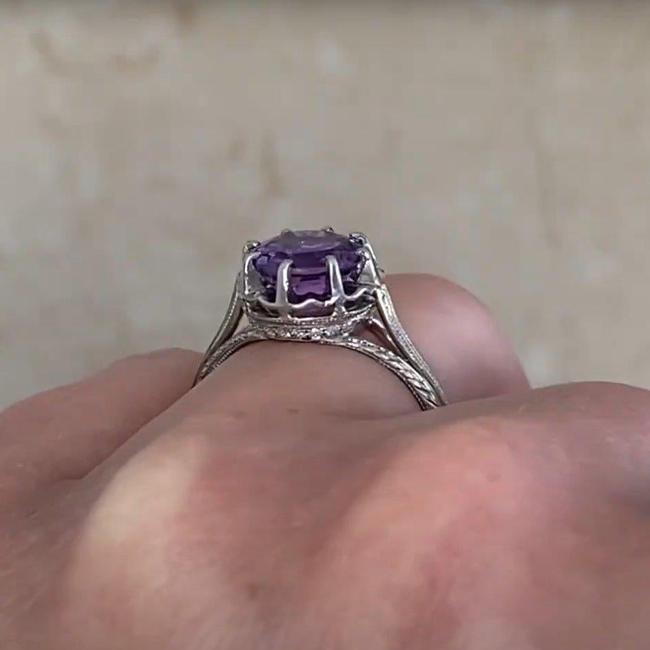 Anillo de amatista redonda de la época Art Déco (aprox. 1,70 quilates), platino en Excelente estado para la venta en New York, NY
