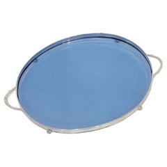 Bandeja ovalada para servir de plata y cristal azul de la época Art Déco de Inglaterra