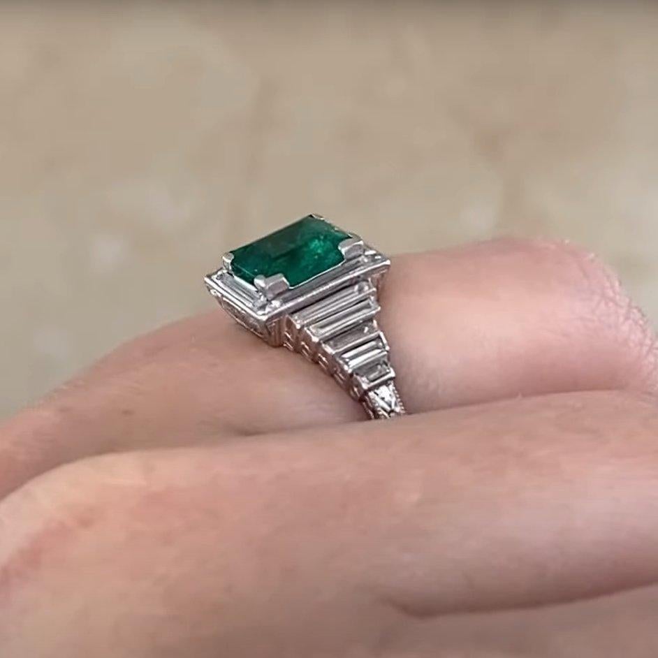 Taille émeraude Bague d'époque Art Déco en émeraude de taille carrée (environ 0,70 carats) et diamant de taille française en vente