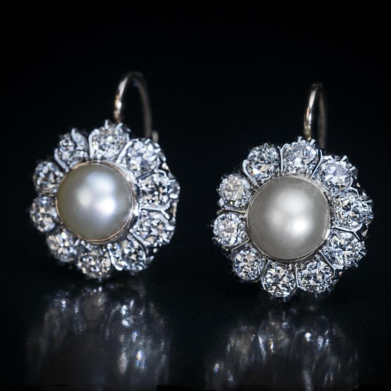 Art Deco Era Vintage Pearl and Diamond Earrings In Excellent Condition In Chicago, IL