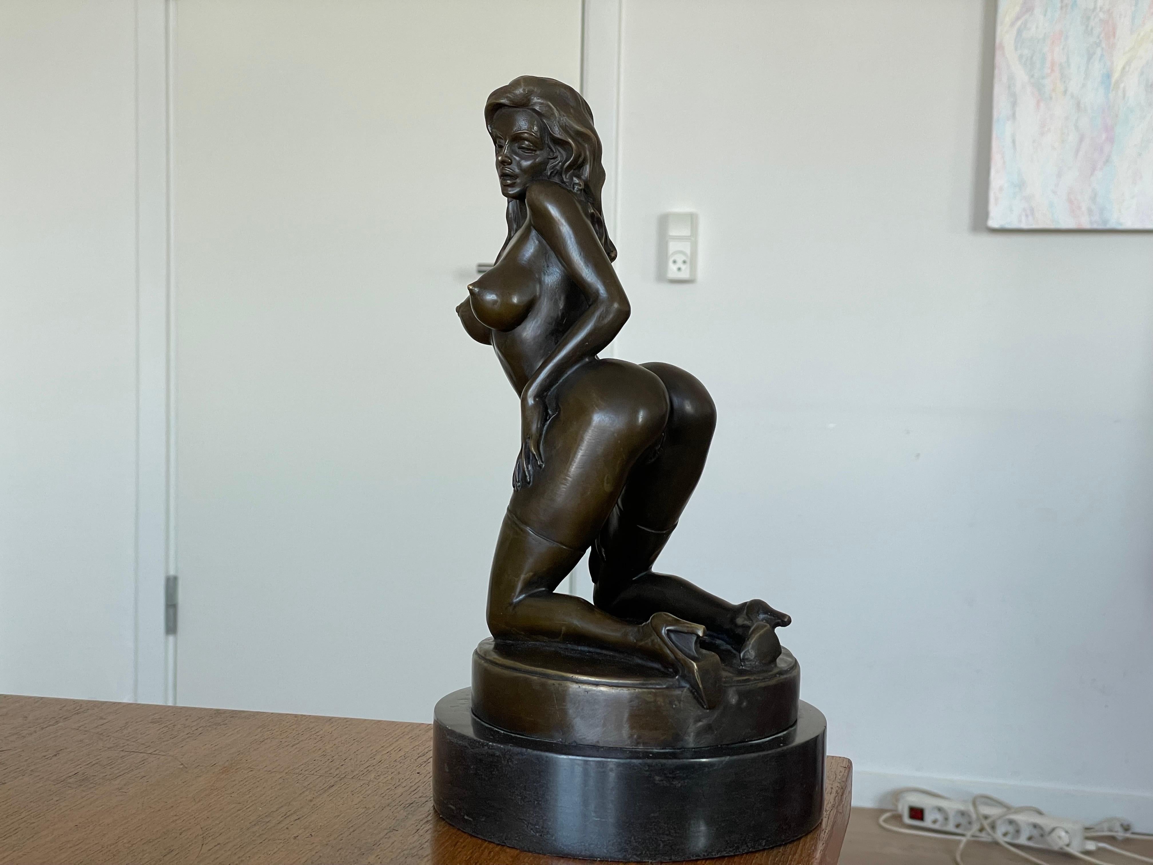 Figure érotique en bronze Art Déco par Bruno Zach, 1930's en vente 4