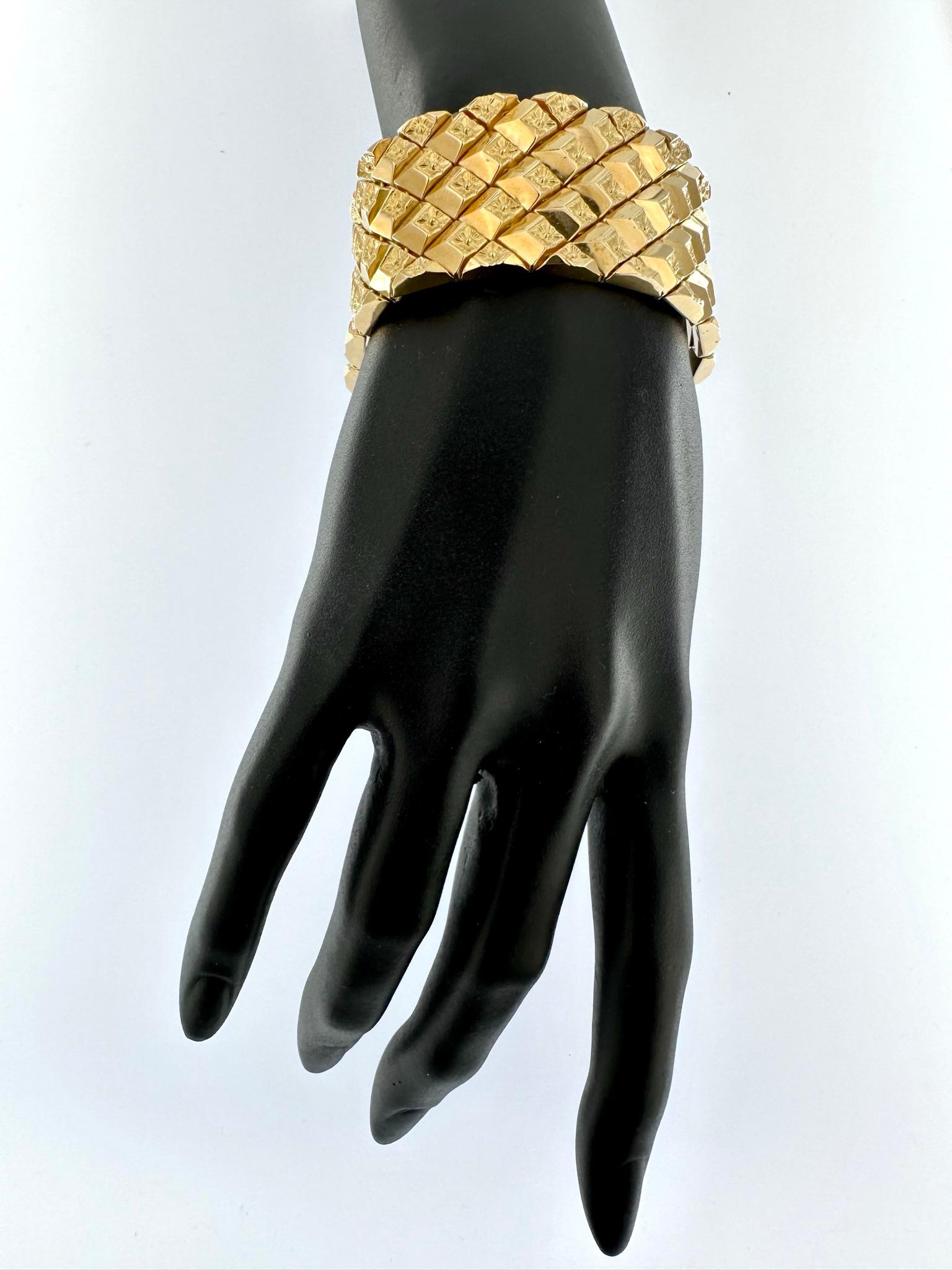 Bracelet manchette italienEscalier en or jaune 18 carats  en vente 1