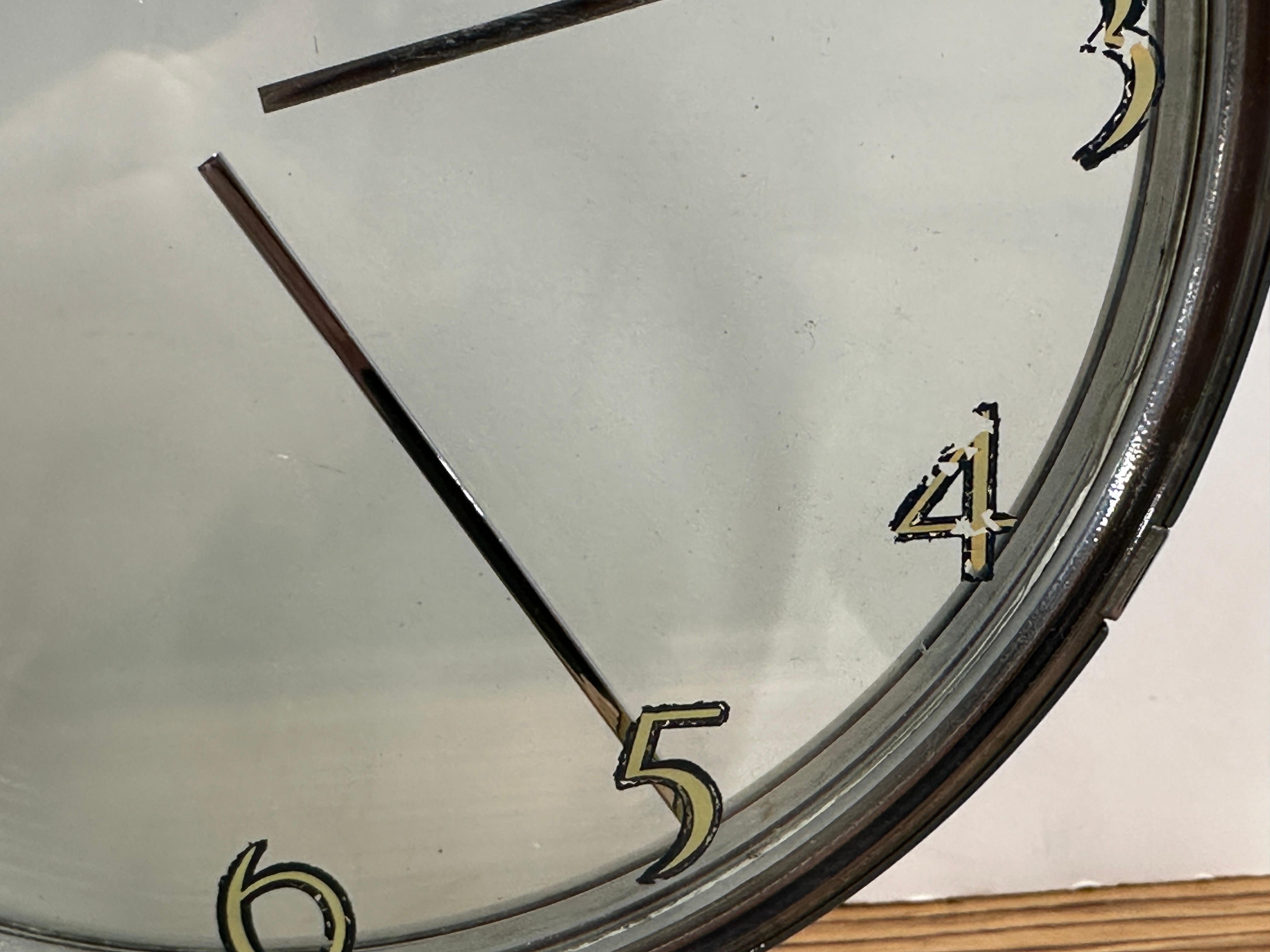 Art Deco Etalage Reclame Mystery Clock Running Nicely In Good Condition In Palm Springs, CA