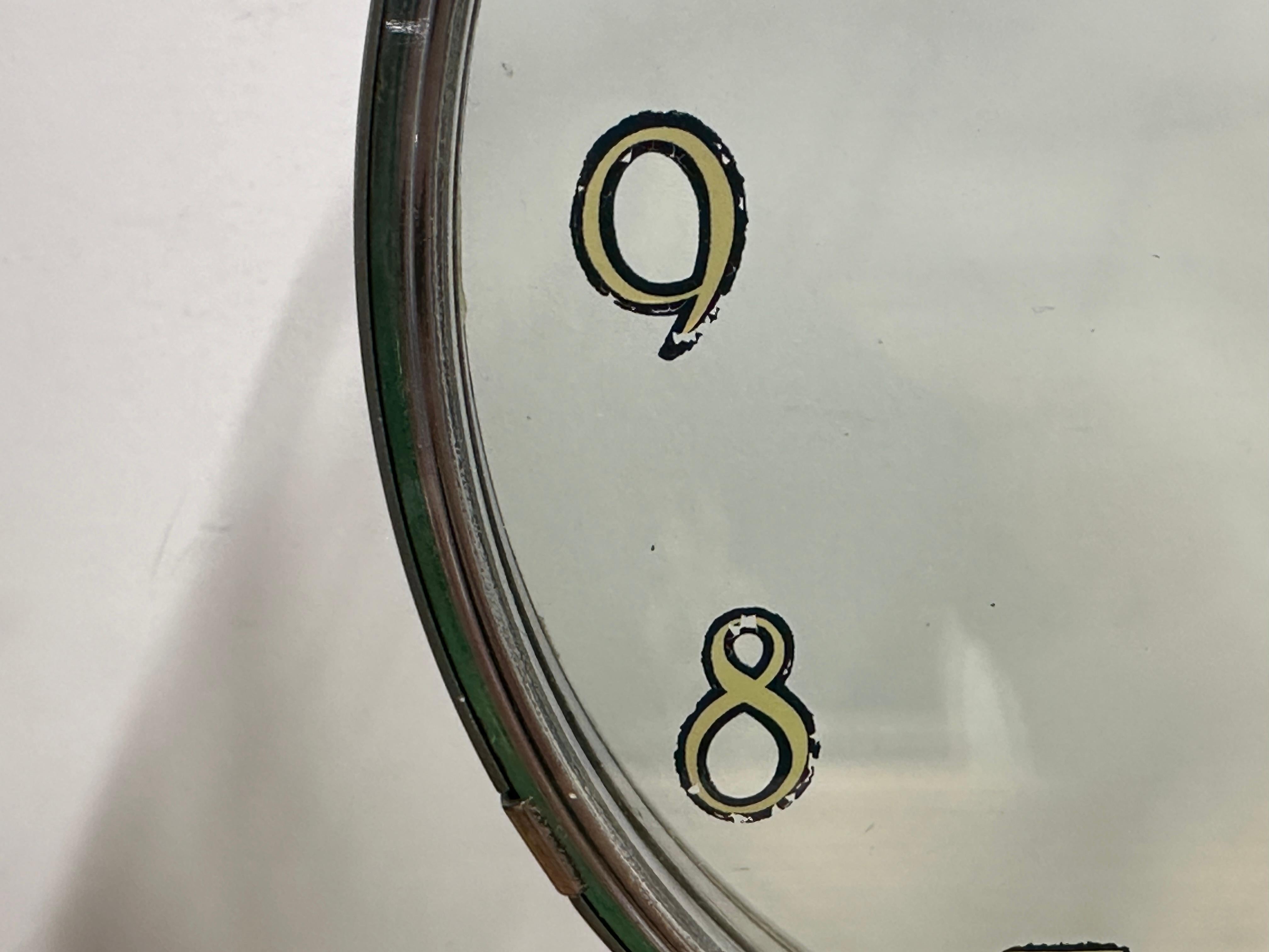 Mid-20th Century Art Deco Etalage Reclame Mystery Clock Running Nicely