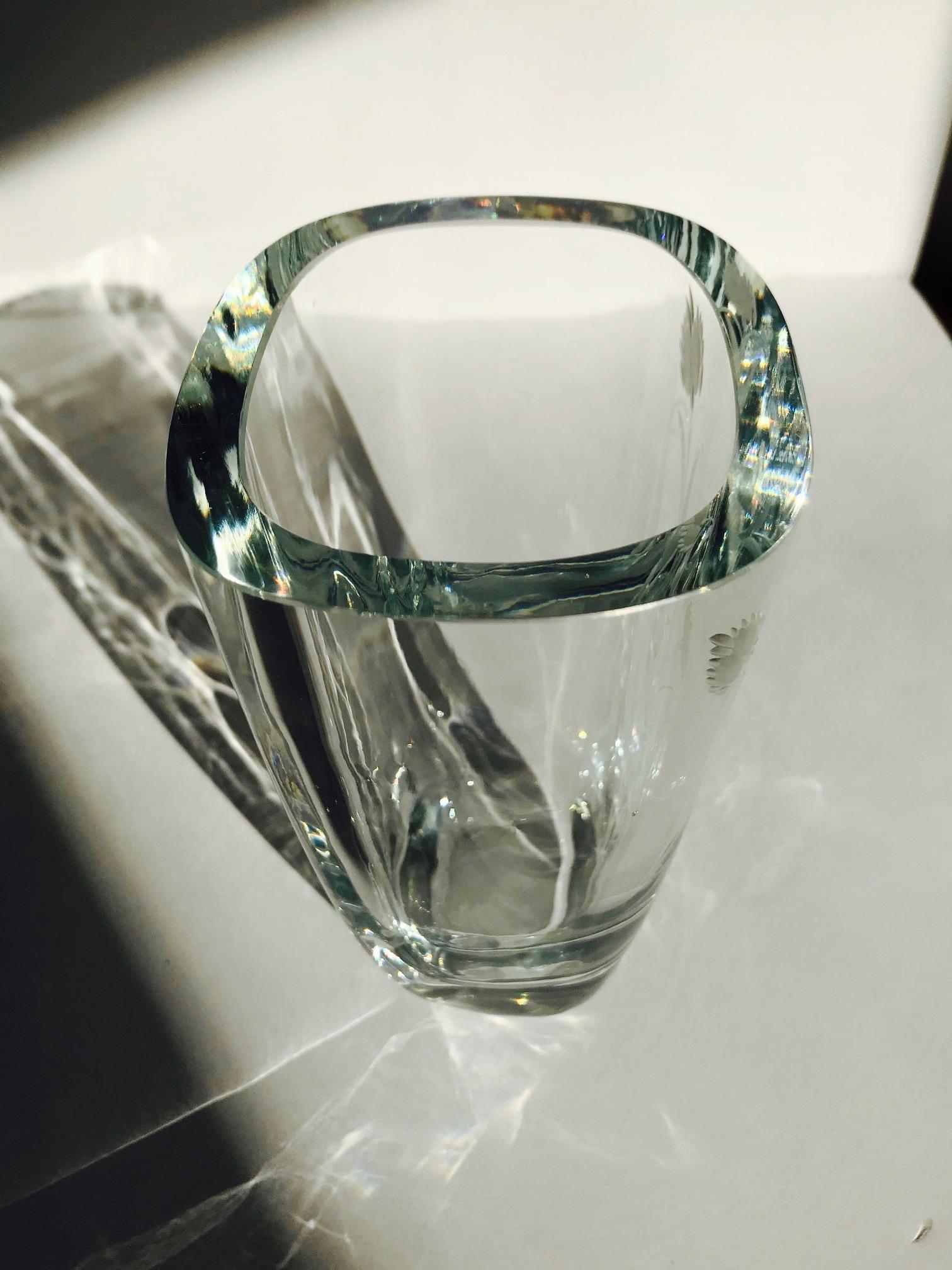 Art Deco Etched Crystal Glass Vase, Sweden, 1930s In Good Condition In Fort Lauderdale, FL