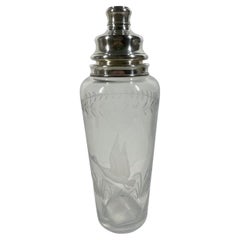 Coctelera Art Decó de vidrio grabado y plata de ley Ambas partes marcadas Hawkes
