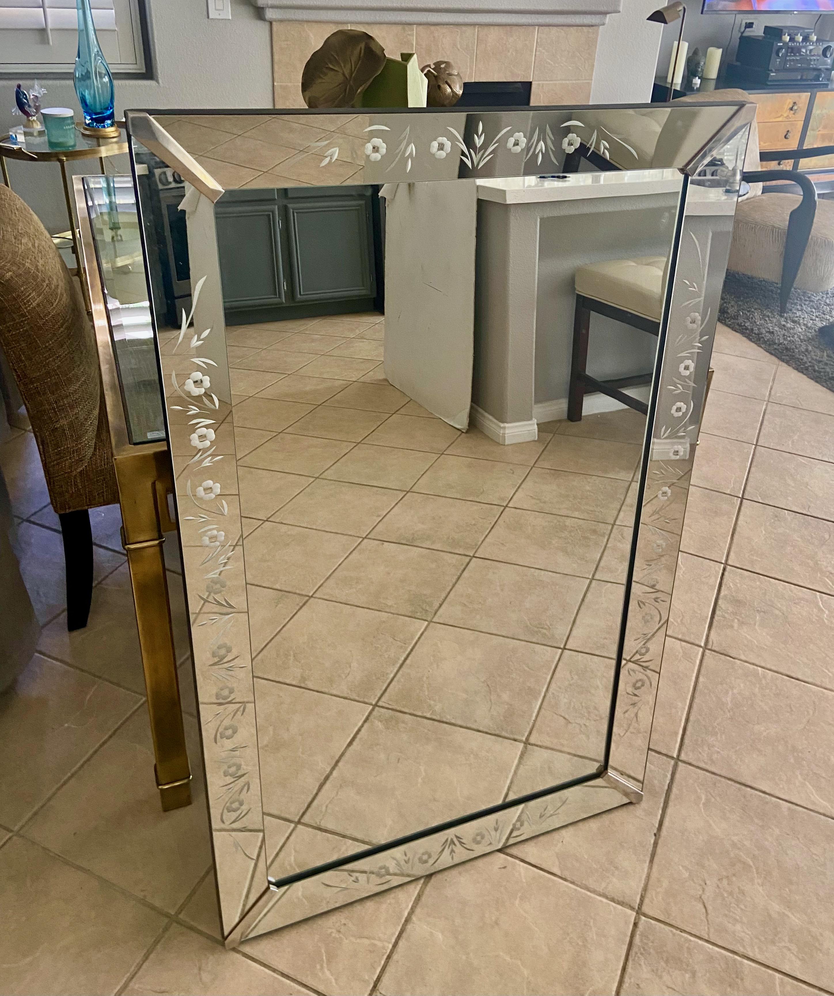 mirror box artista