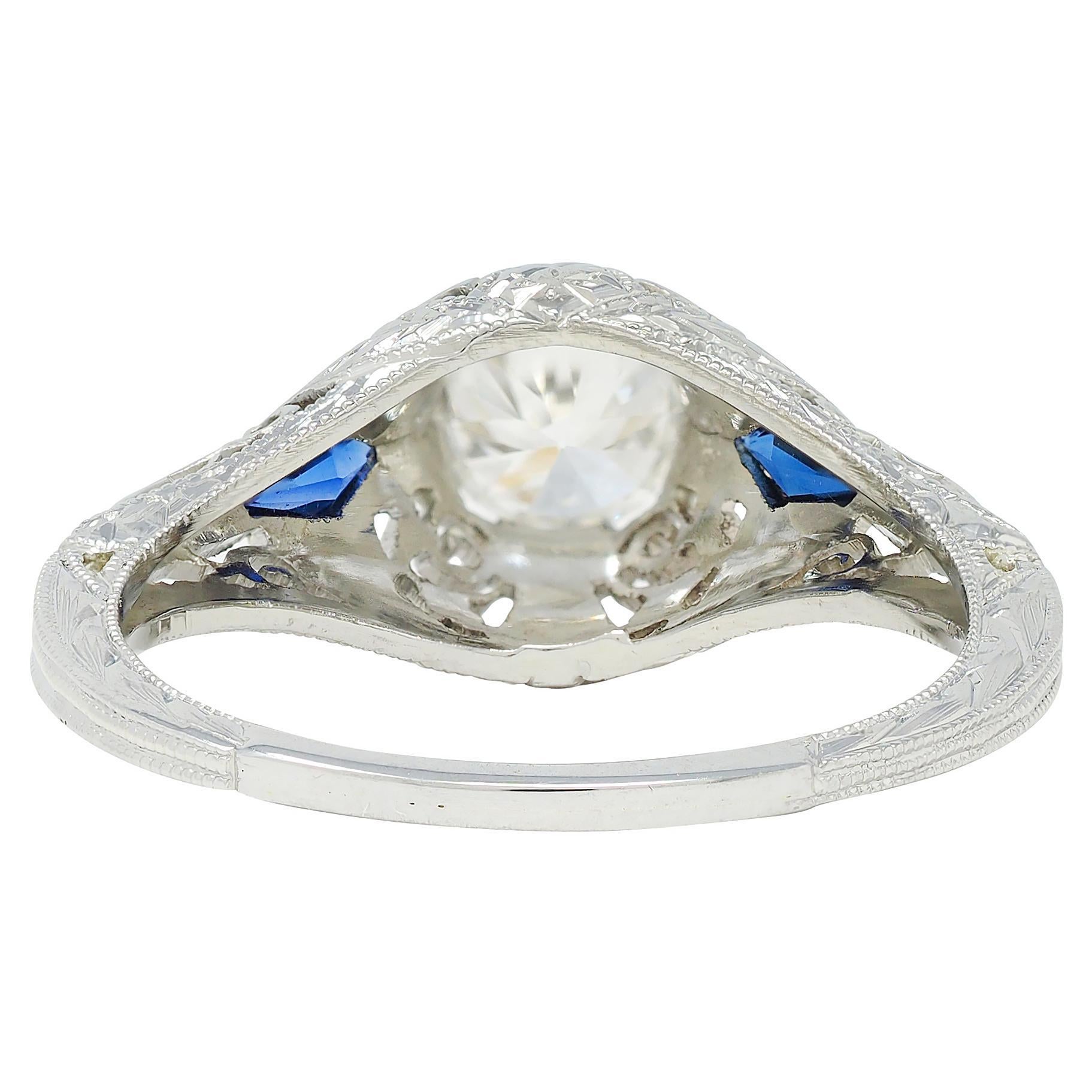 Art Deco European Cut Diamond 18 Karat White Gold Vintage Scroll Engagement Ring (Alteuropäischer Schliff) im Angebot