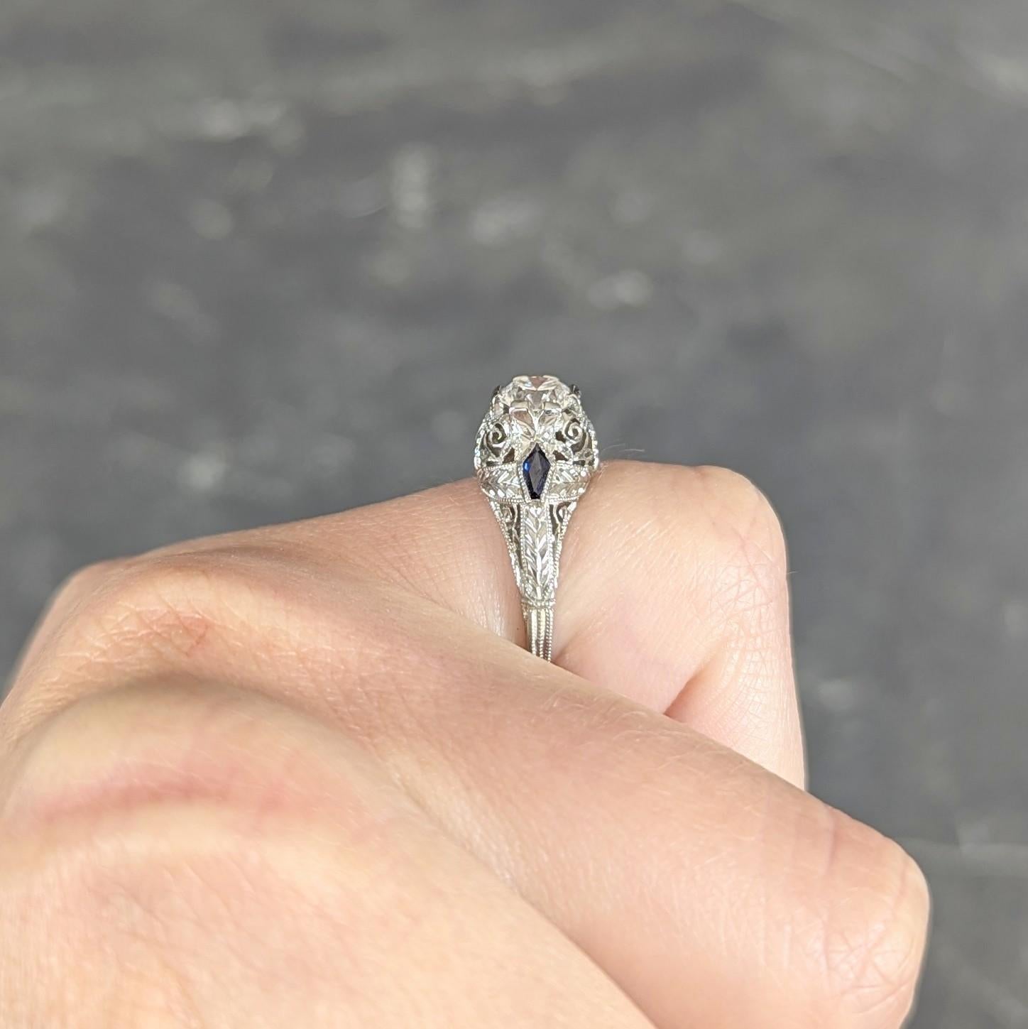 Art Deco European Cut Diamond 18 Karat White Gold Vintage Scroll Engagement Ring im Angebot 2