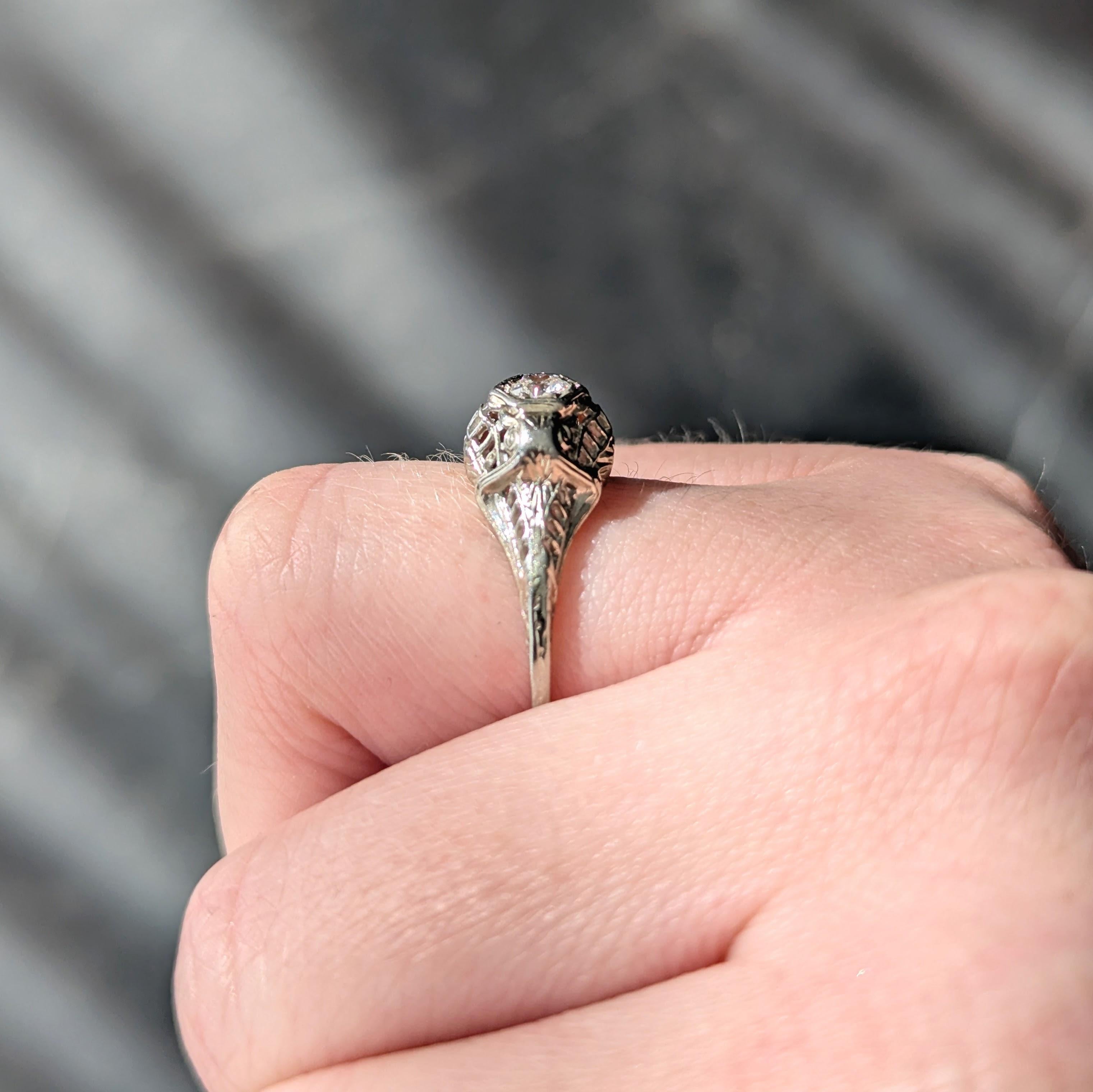 Art Deco European Diamond 18K White Gold Vintage Scrolling Bombé Engagement Ring For Sale 4