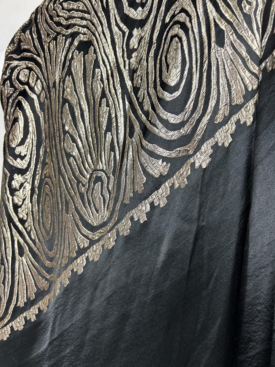 Art Deco evening cape in satin and gold brocaded lamé - France Circa 1925 For Sale 7