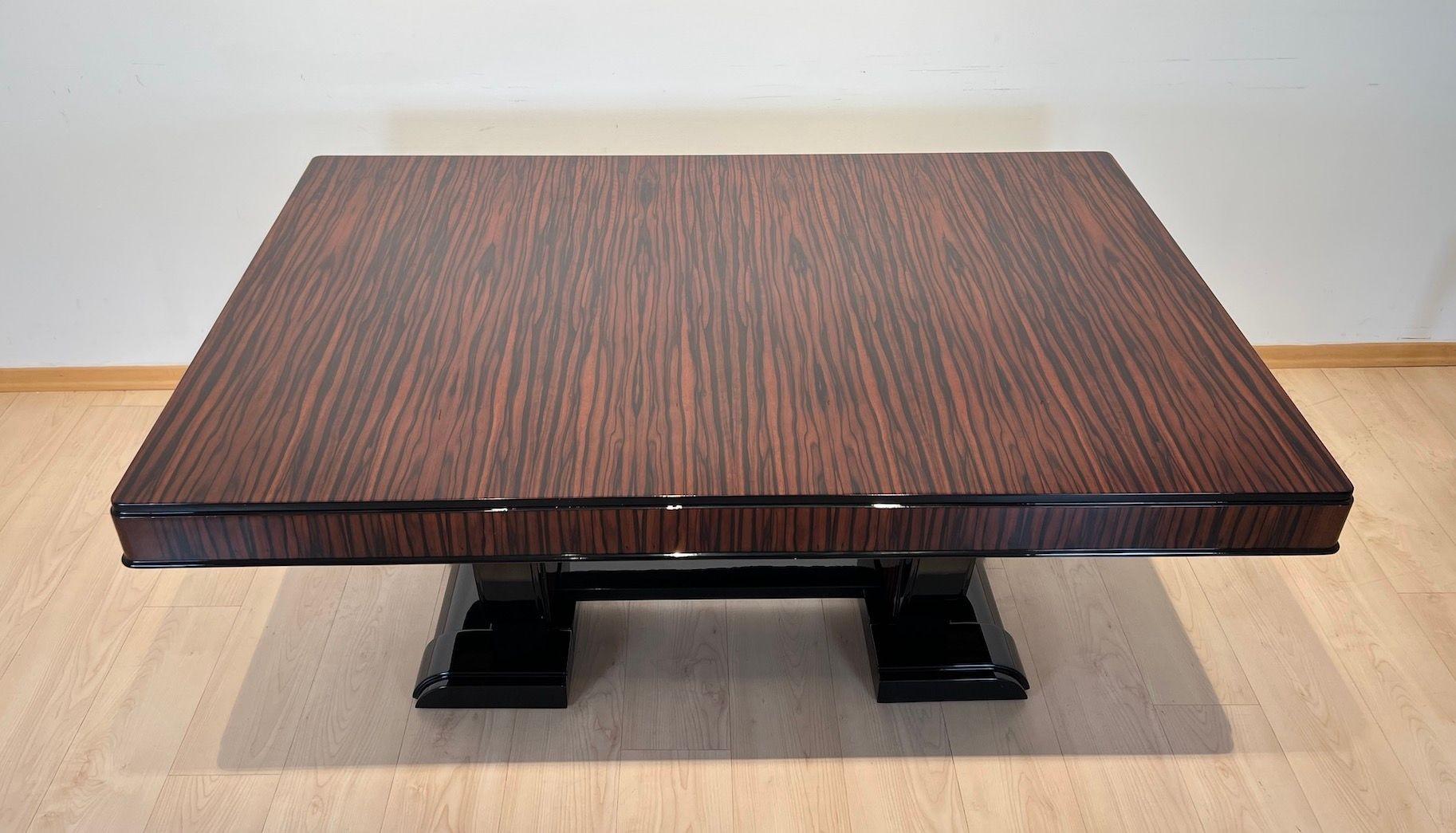 Early 20th Century Art Deco Extending Dining Room Set, Macassar, Black Lacquer, France circa 1930 For Sale