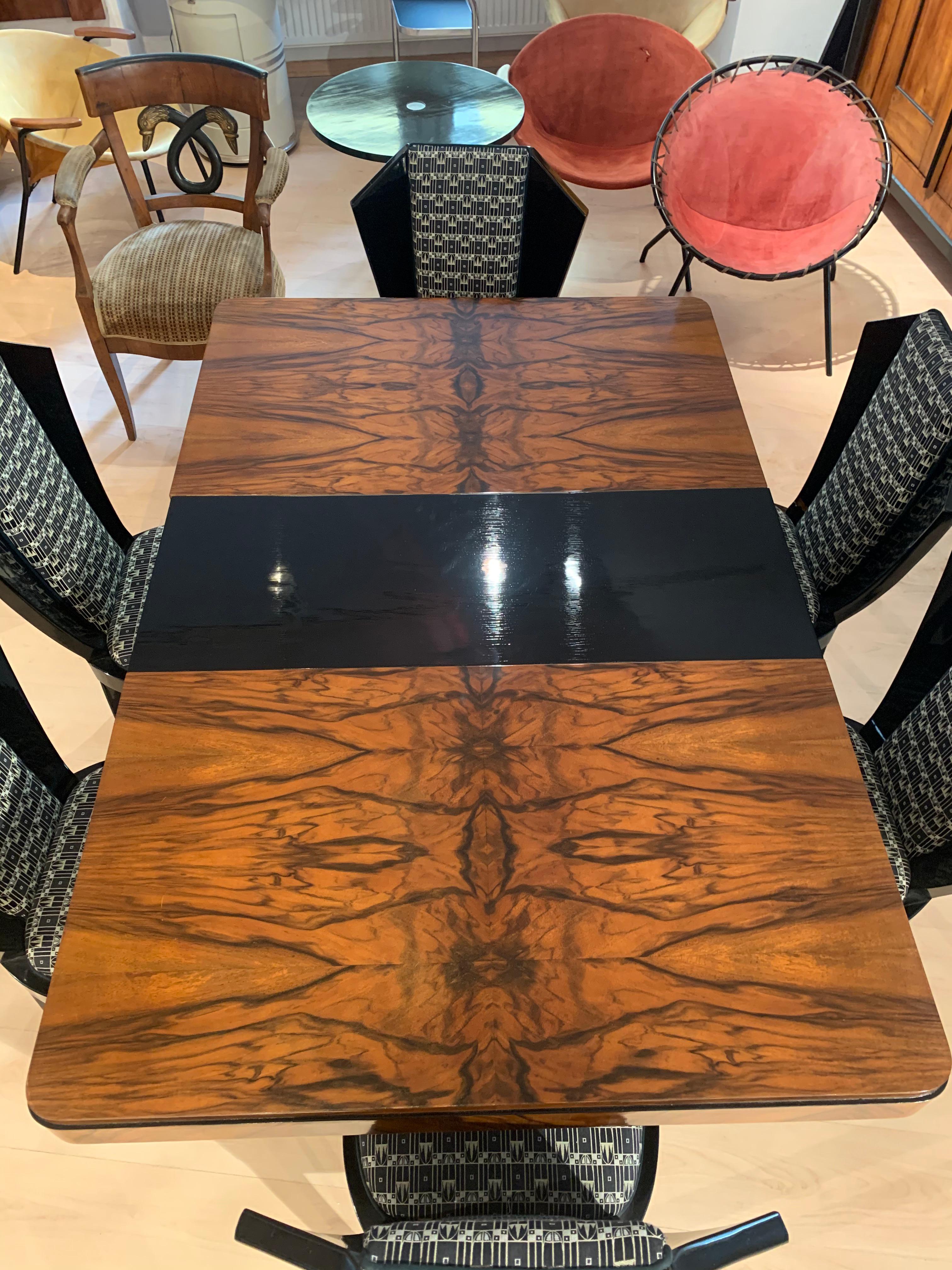 Art Deco Expandable Dining Table, Walnut Veneer, France circa 1930 4