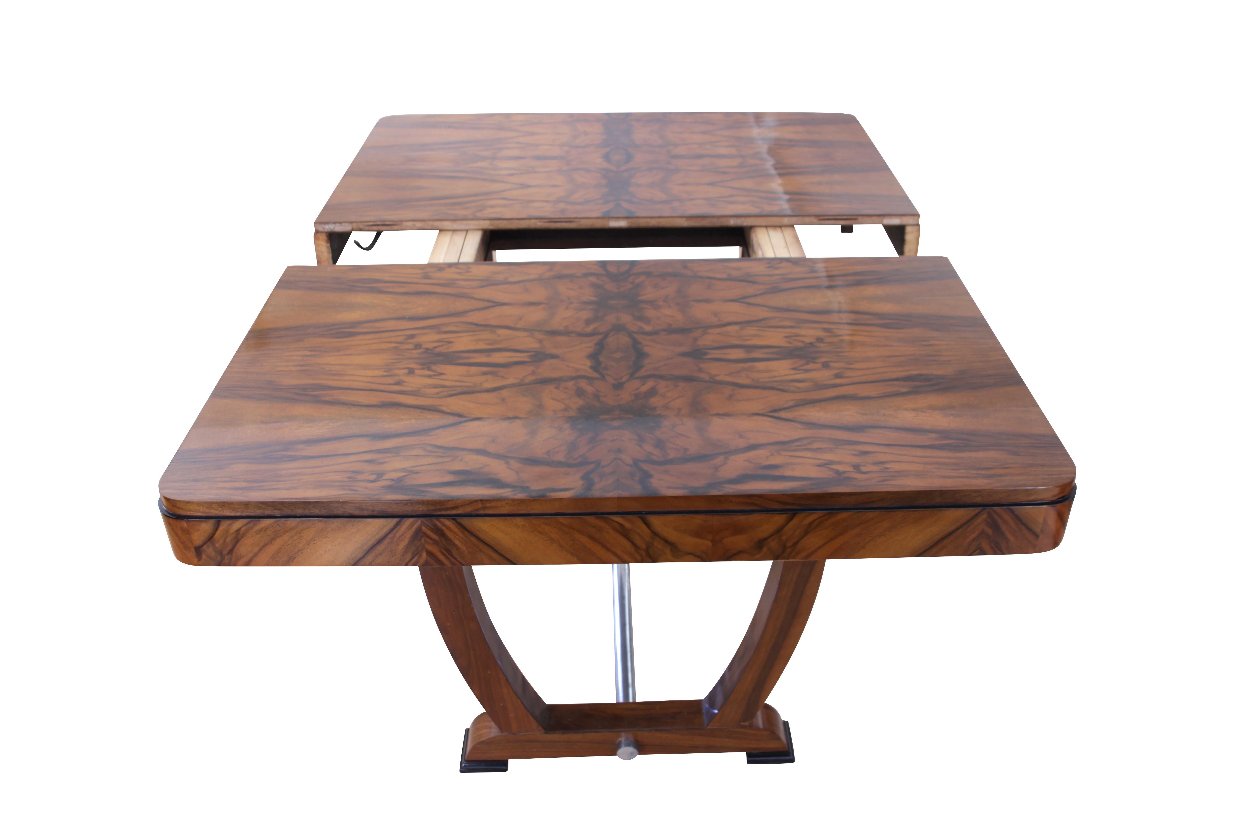 French Art Deco Expandable Dining Table, Walnut Veneer, France circa 1930