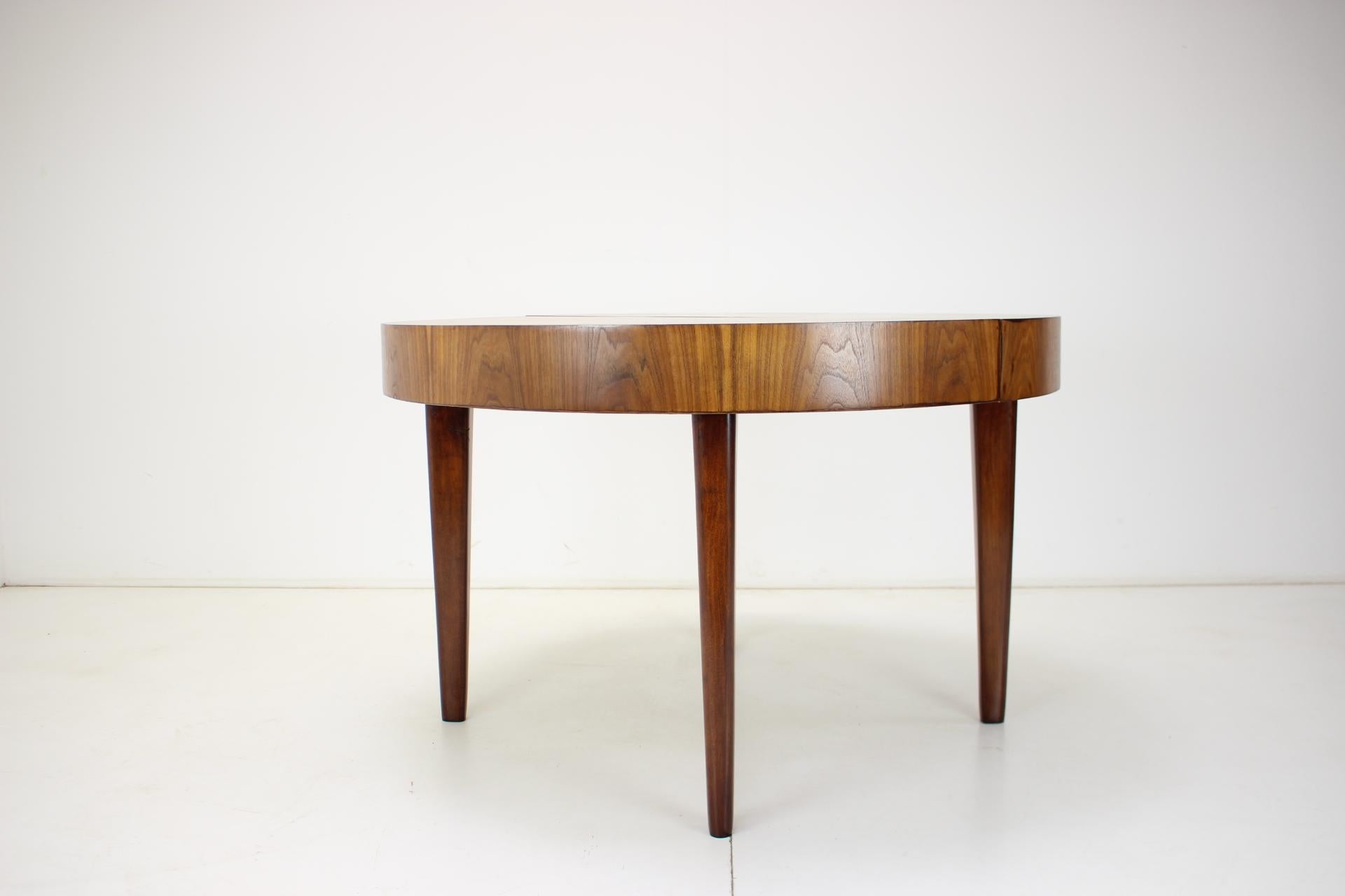Nutwood Art Deco Extendable Dining Table, 1930's, Restored