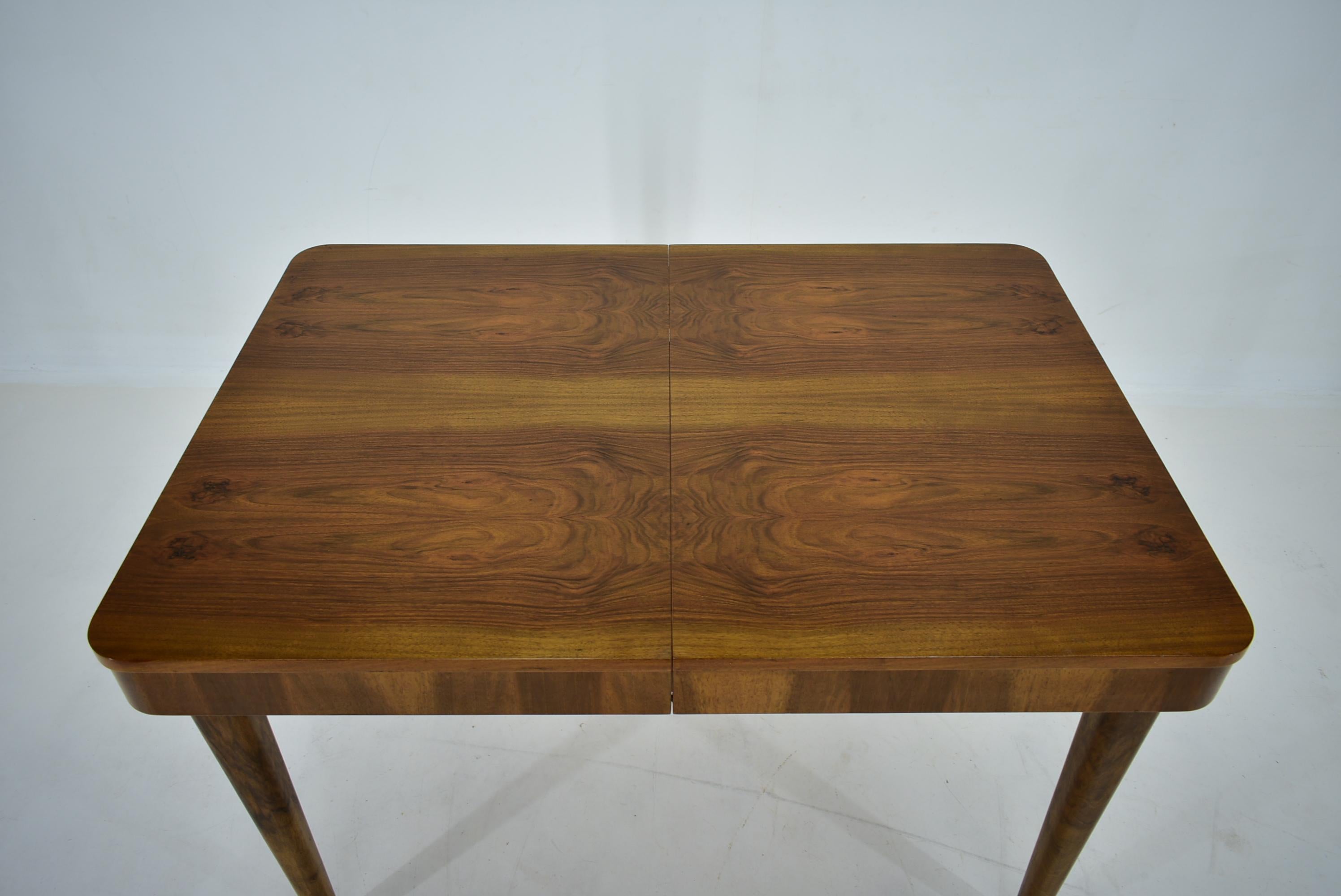 Art Deco Extendable Dining Table Designed by Jindřich Halabala, 1942s 5