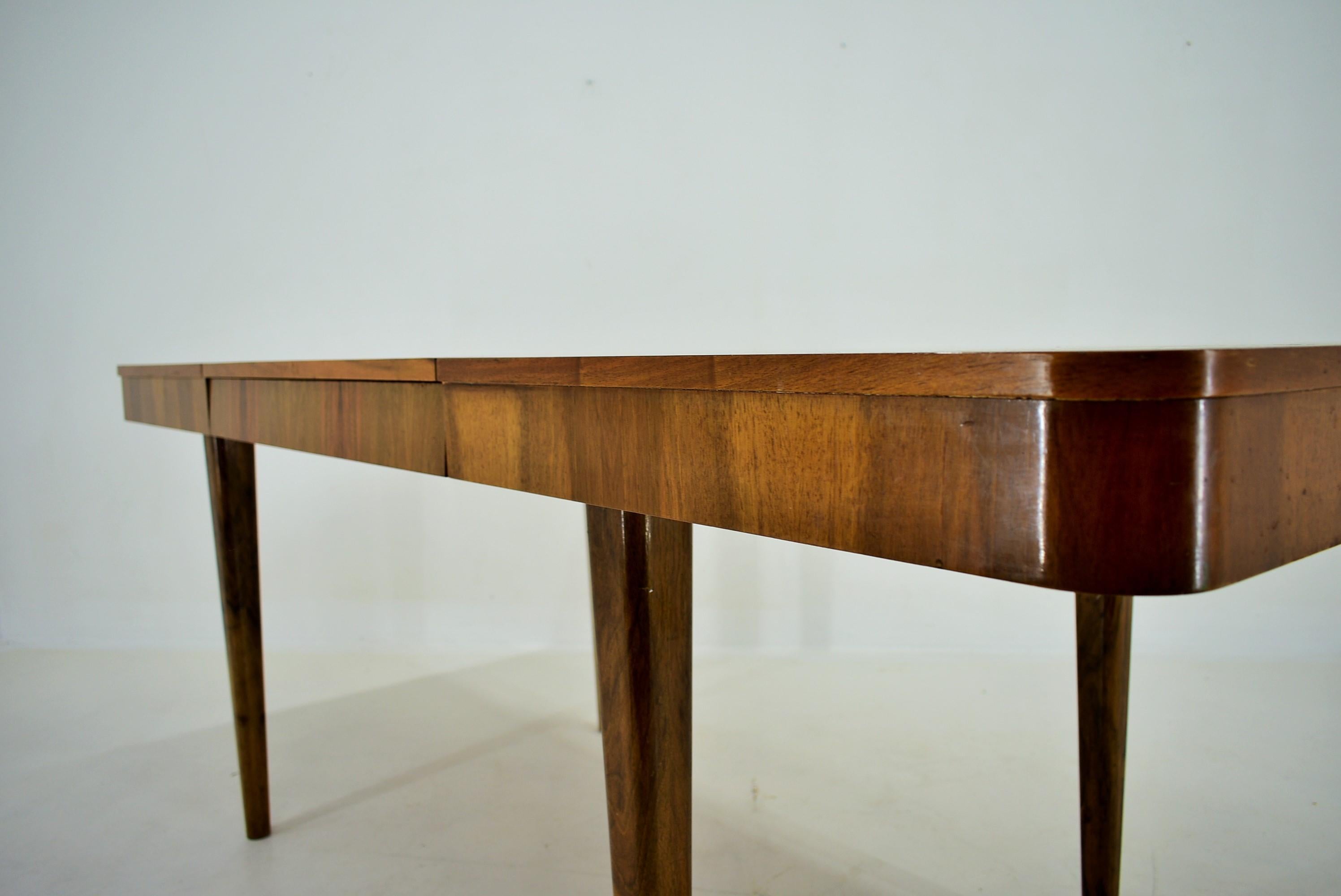 Czech Art Deco Extendable Dining Table Designed by Jindřich Halabala, 1942s