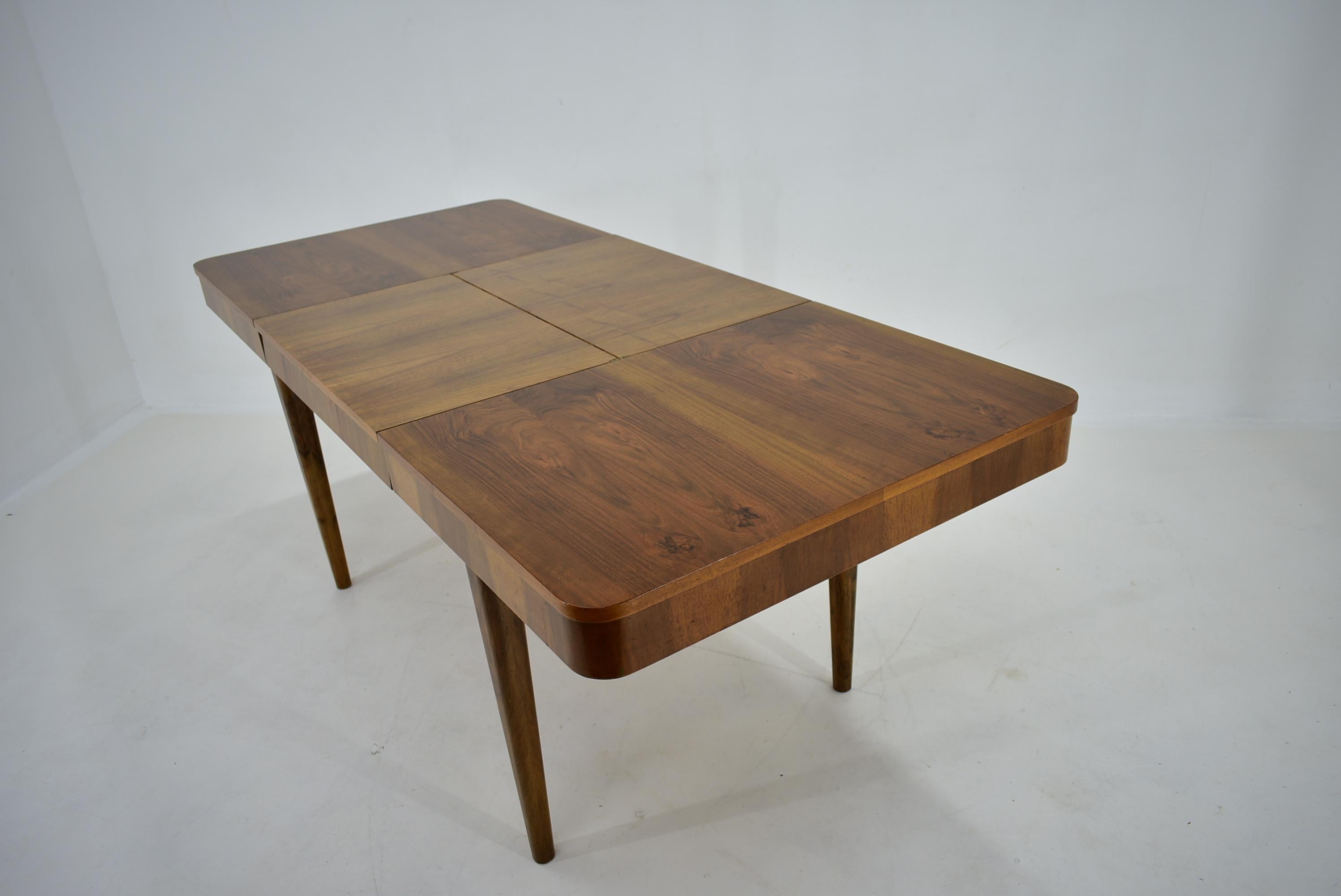 Wood Art Deco Extendable Dining Table Designed by Jindřich Halabala, 1942s