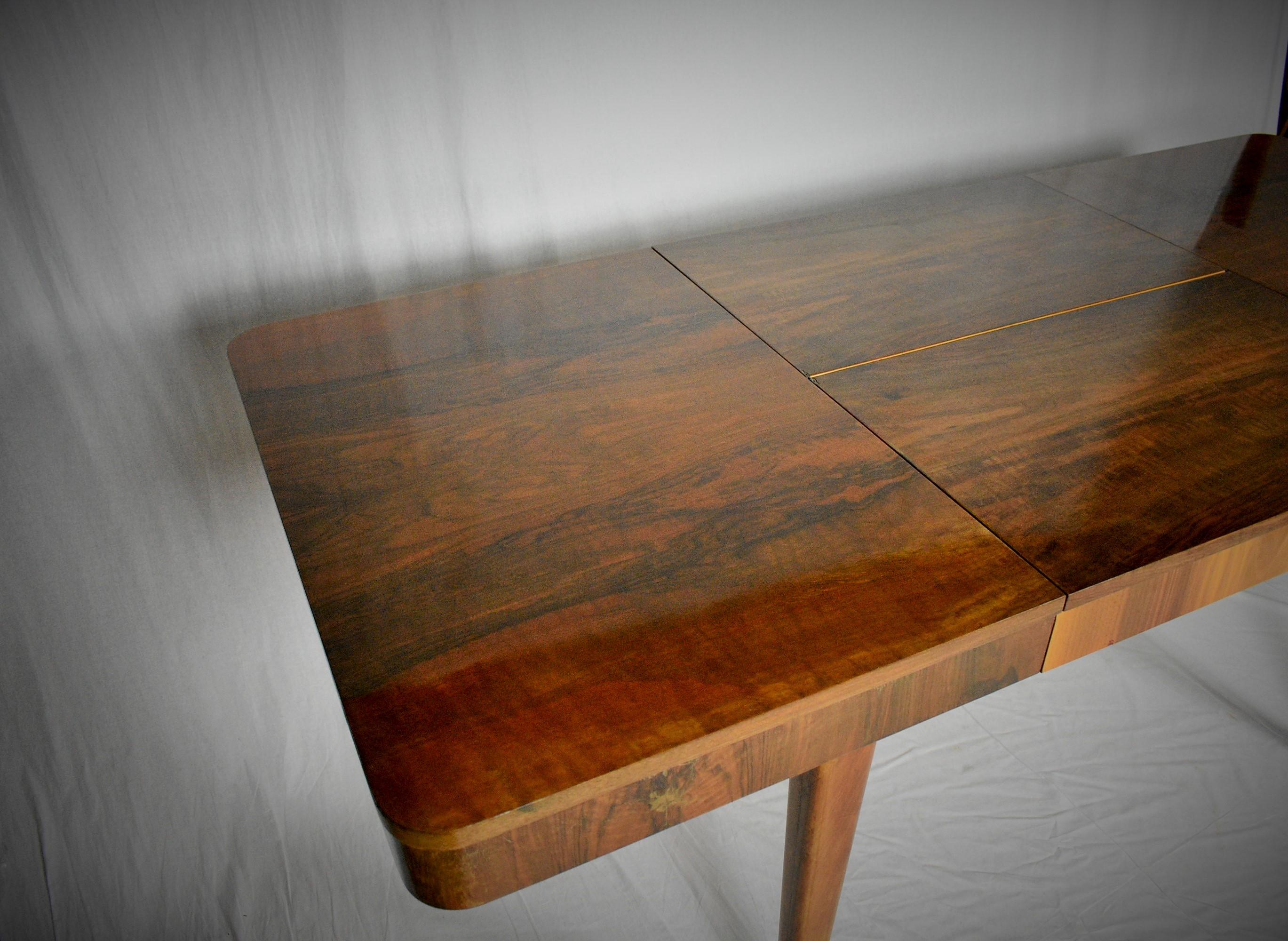 - Made in Czechoslovakia
- Made of wood
- Dimension of extending width 193 cm
- Good condition.
- The table is stabil
- Cleaned.