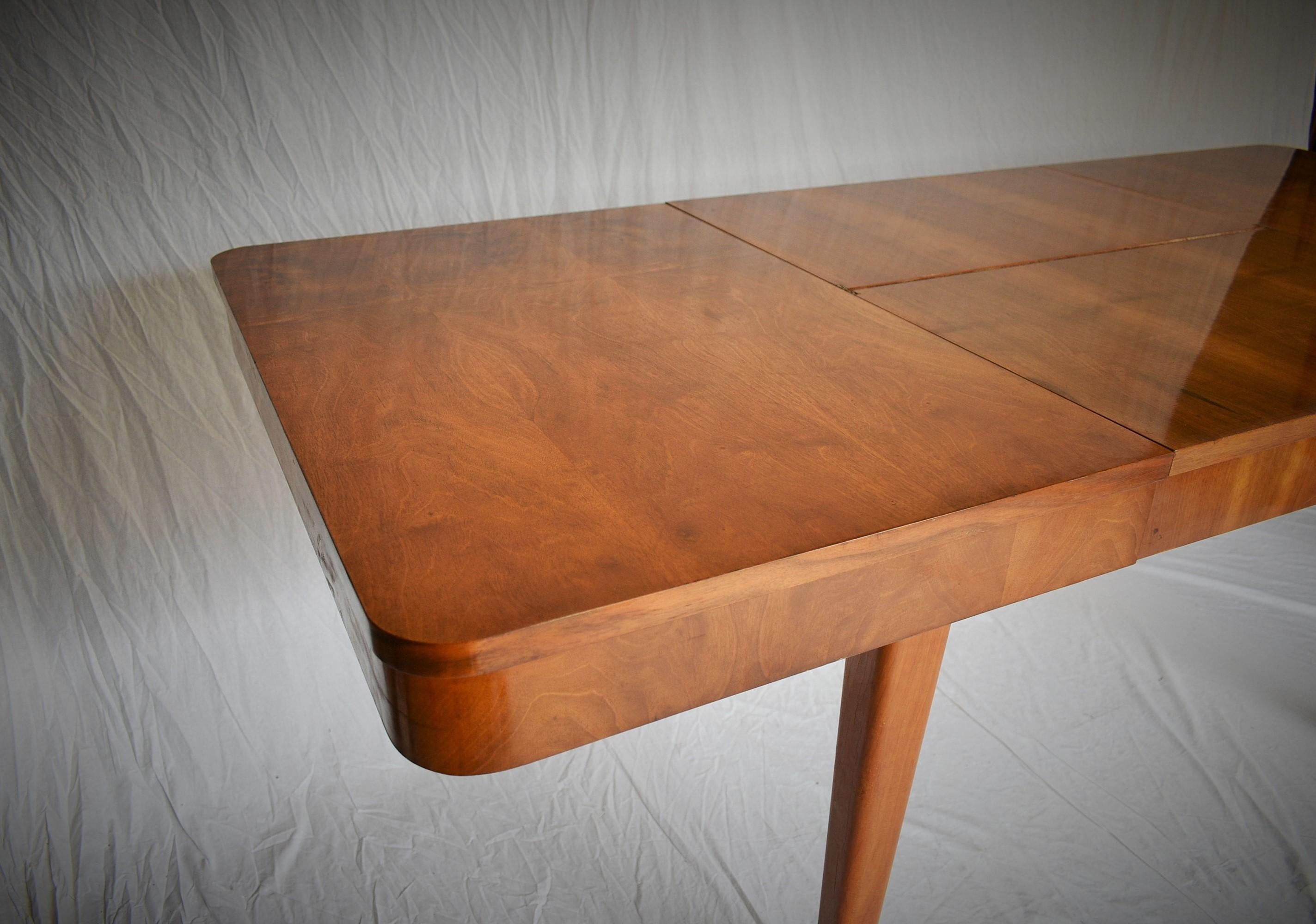 - Made in Czechoslovakia
- Made of wood
- Dimension of extending width 191 cm
- Good condition.
- The table is stabil
- Cleaned.