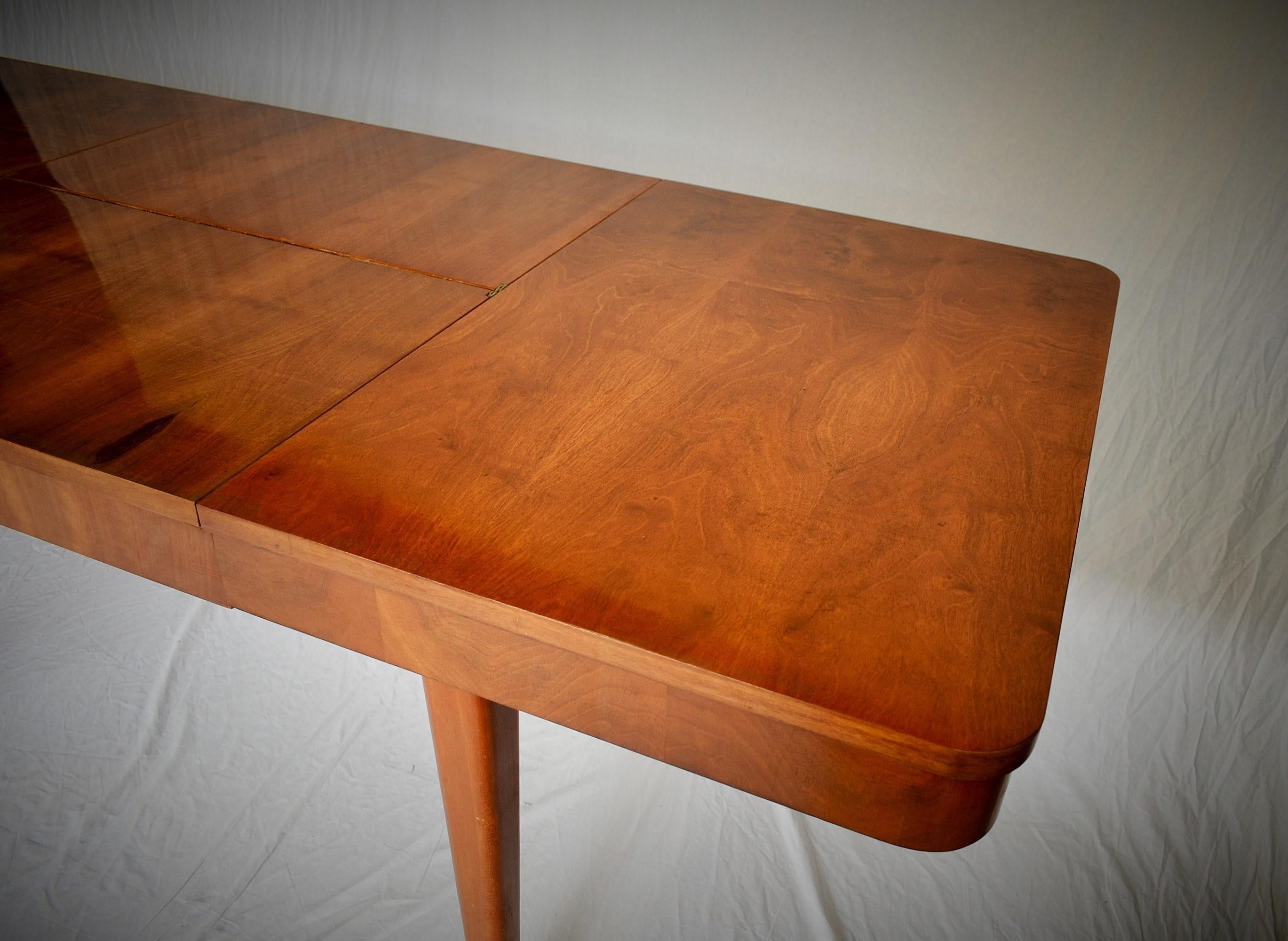 Mid-20th Century Art Deco Extendable Dining Table Designed by Jindřich Halabala, 1950s