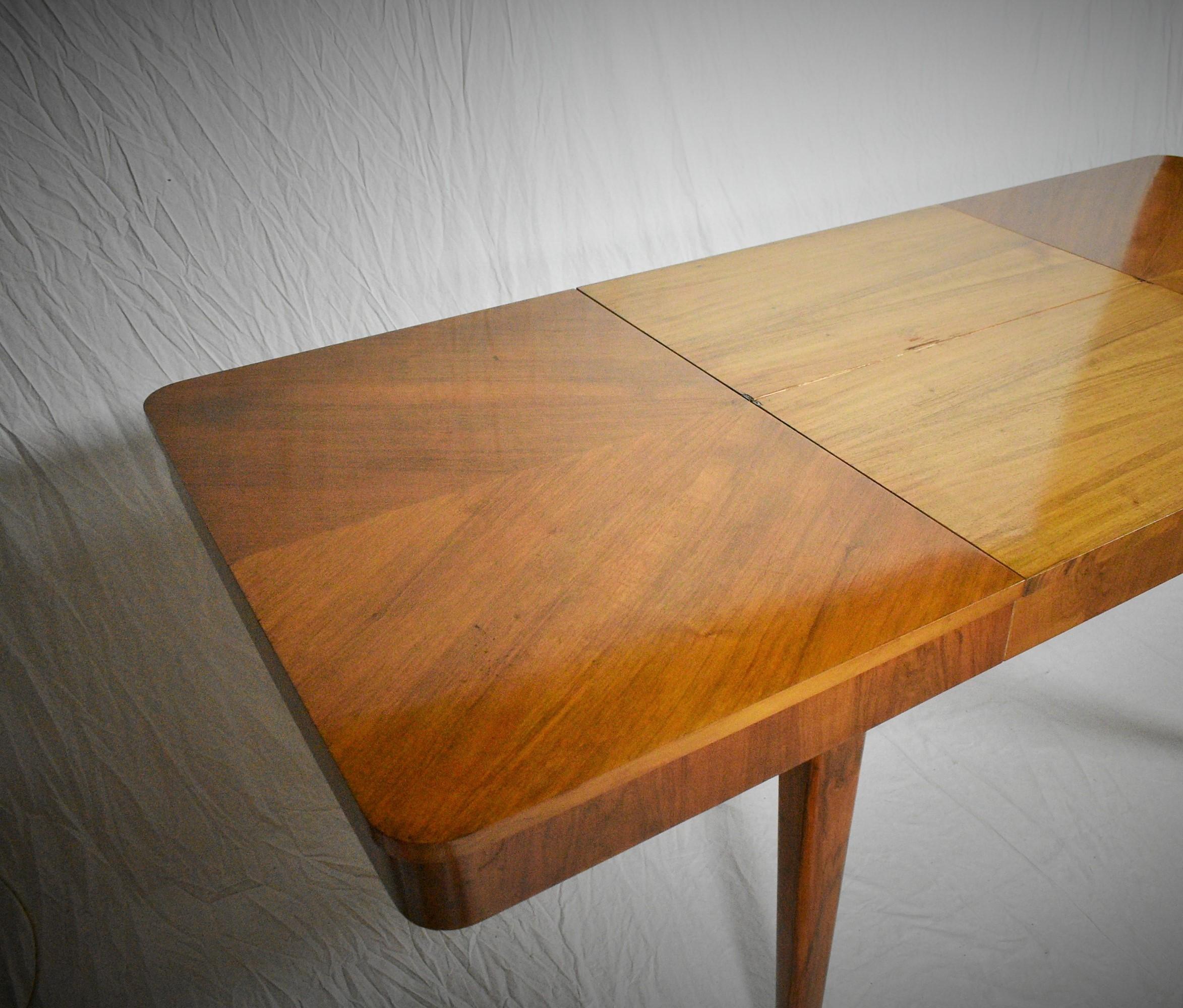 - Made in Czechoslovakia
- Made of wood
- Dimension of extending width 190 cm
- Good condition.
- The table is Stabil
- Cleaned.