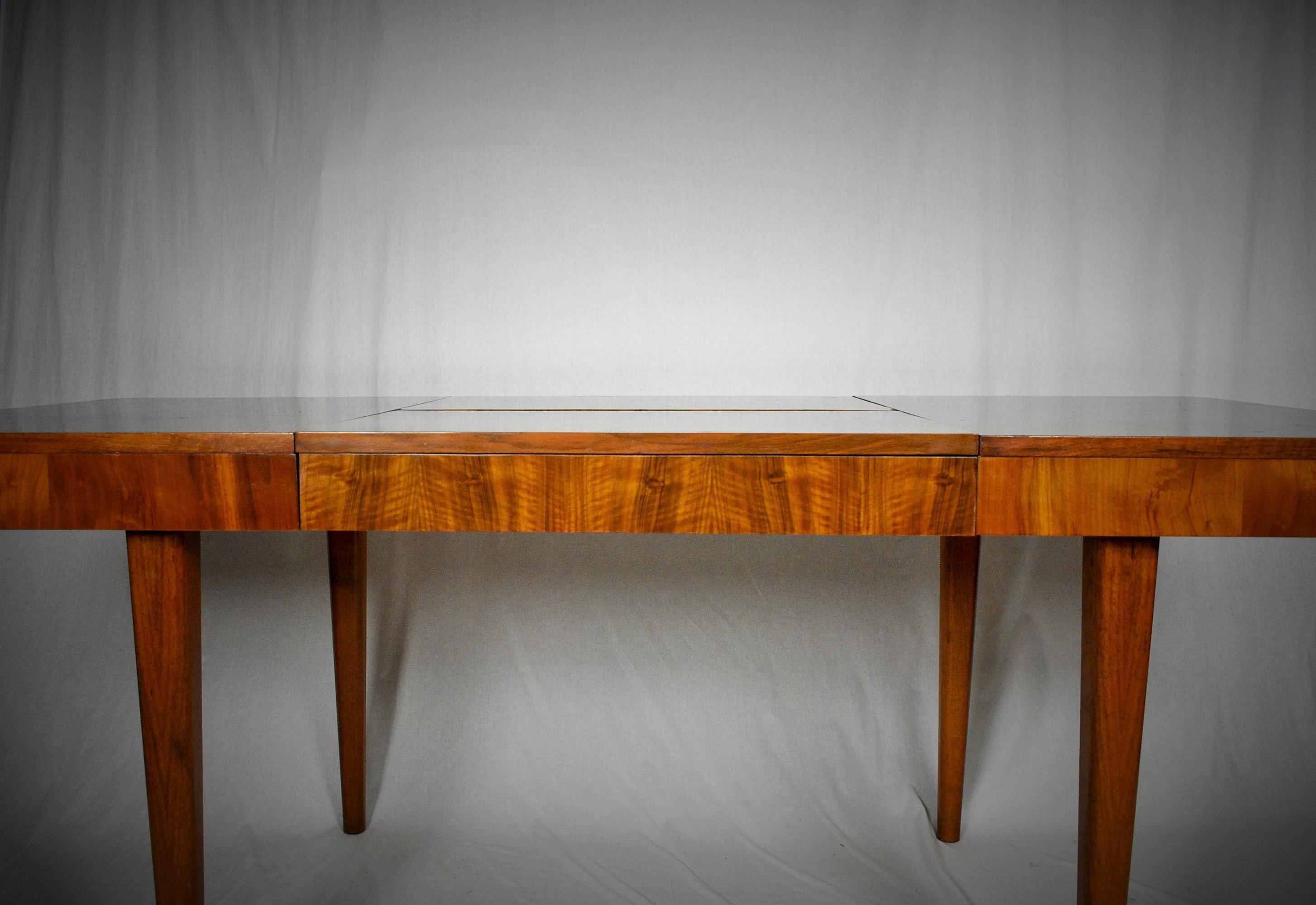 Mid-20th Century Art Deco Extendable Dining Table Designed by Jindřich Halabala, 1952s