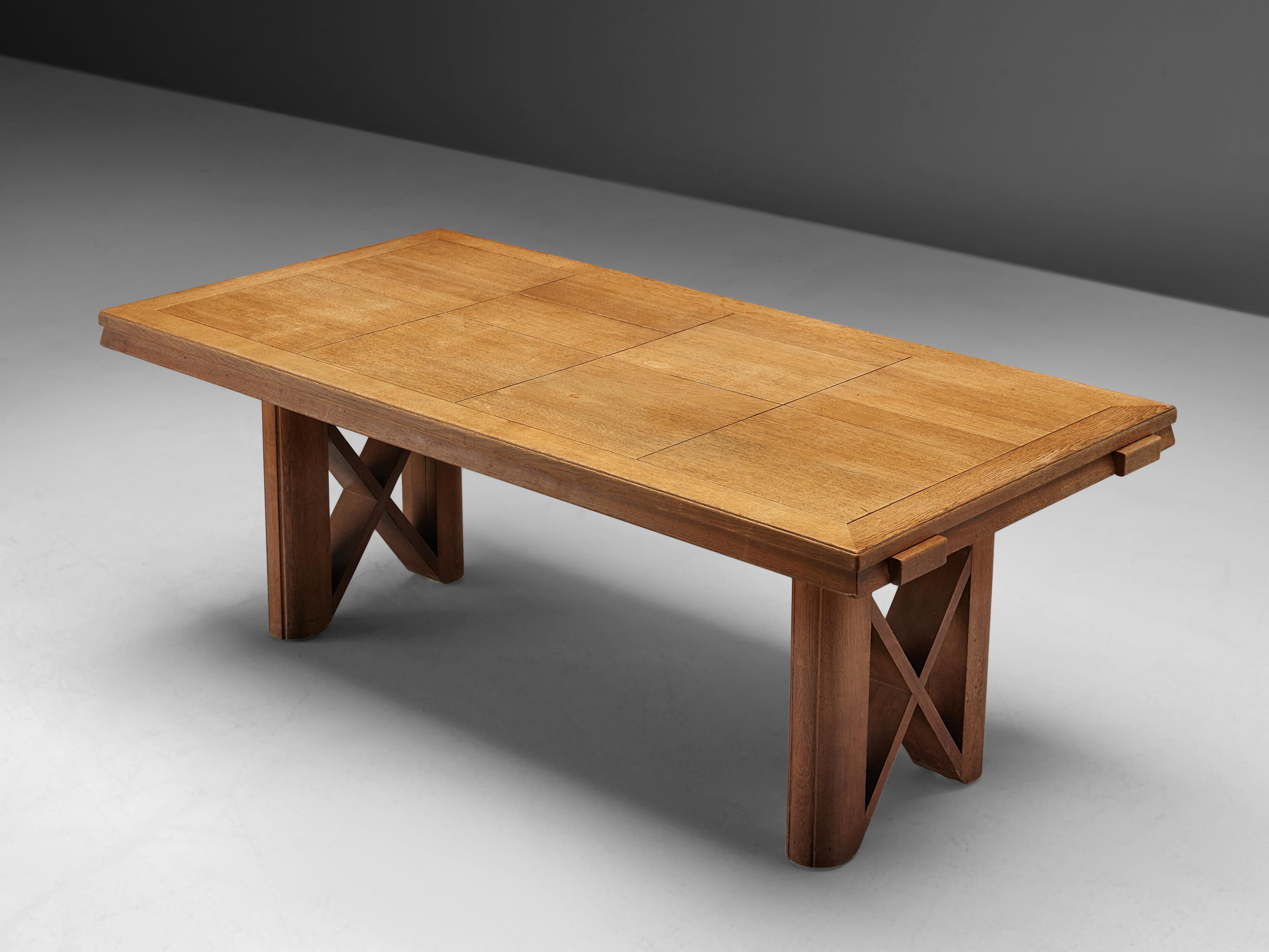 Guillerme & Chambron Extendable Dining Table in Oak  4