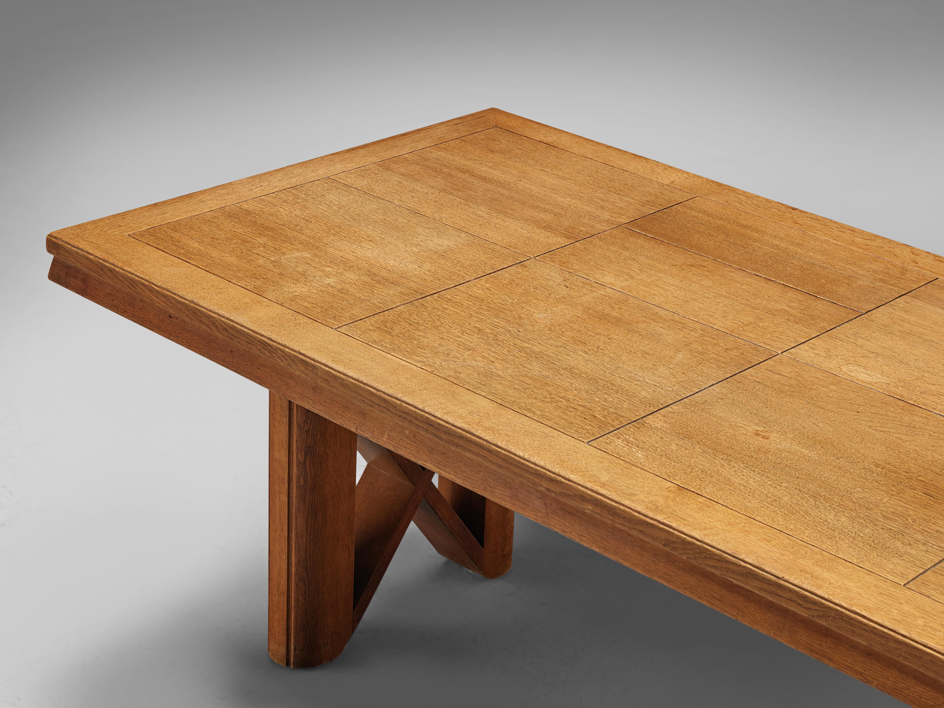 Guillerme & Chambron Extendable Dining Table in Oak  5