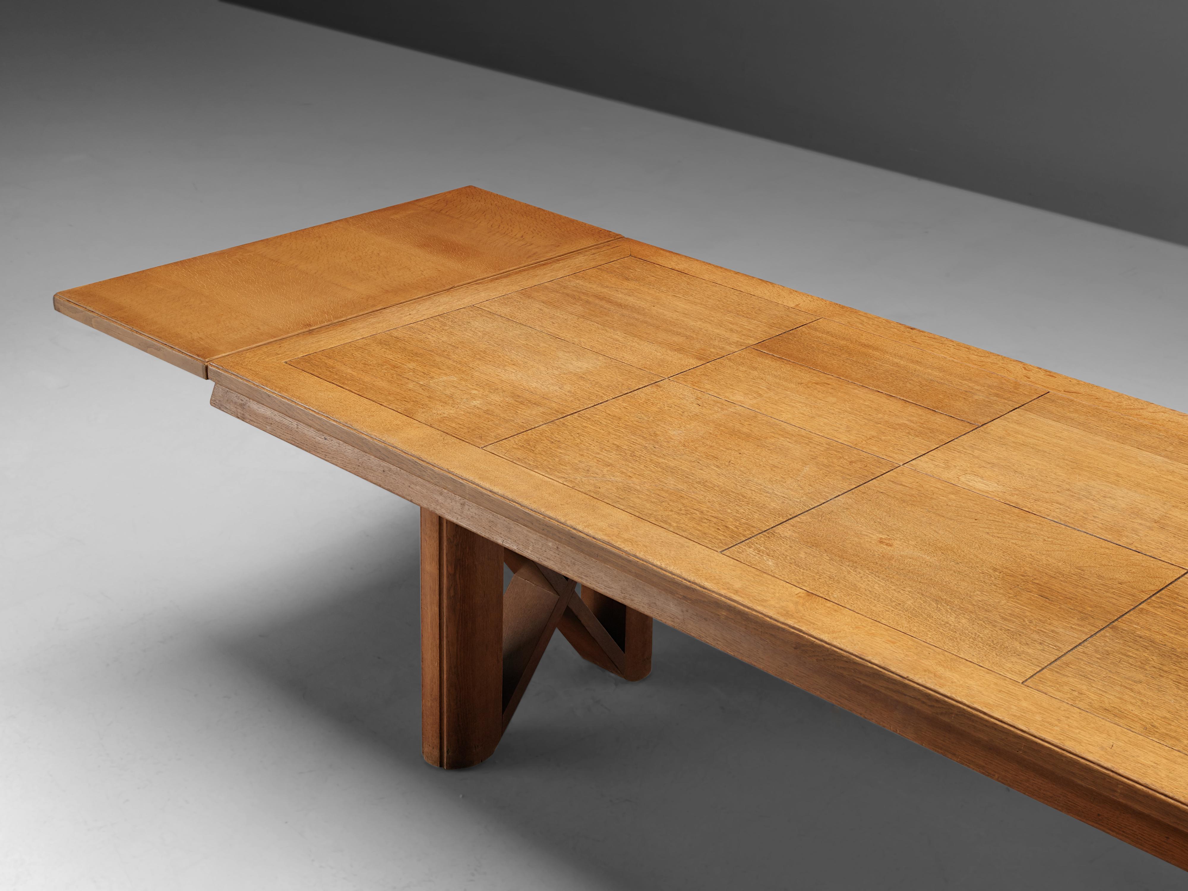Guillerme & Chambron Extendable Dining Table in Oak  1