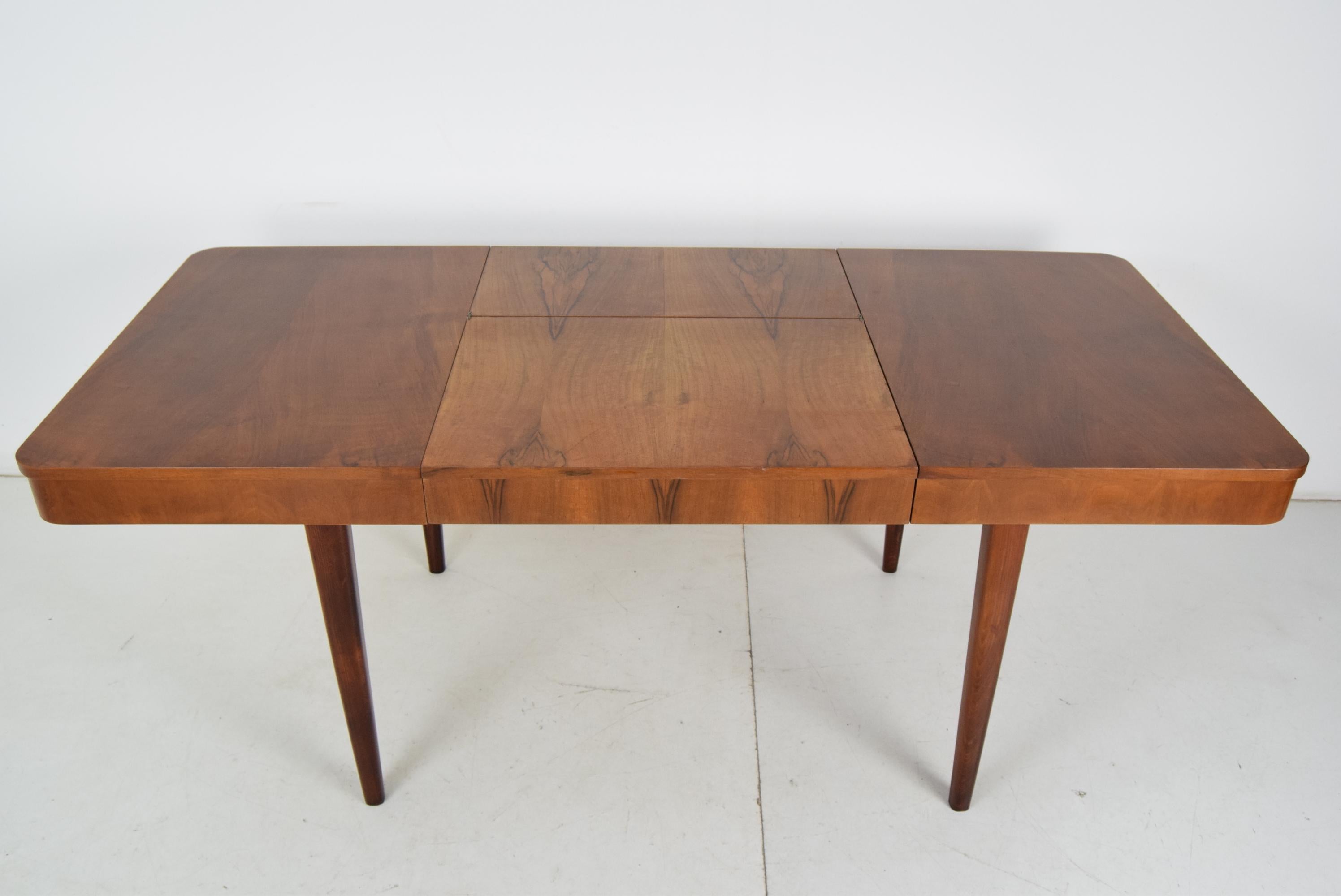 Art Deco Extendable Dining Table, Designed by Jindrich Halabala, 1940's For Sale 6