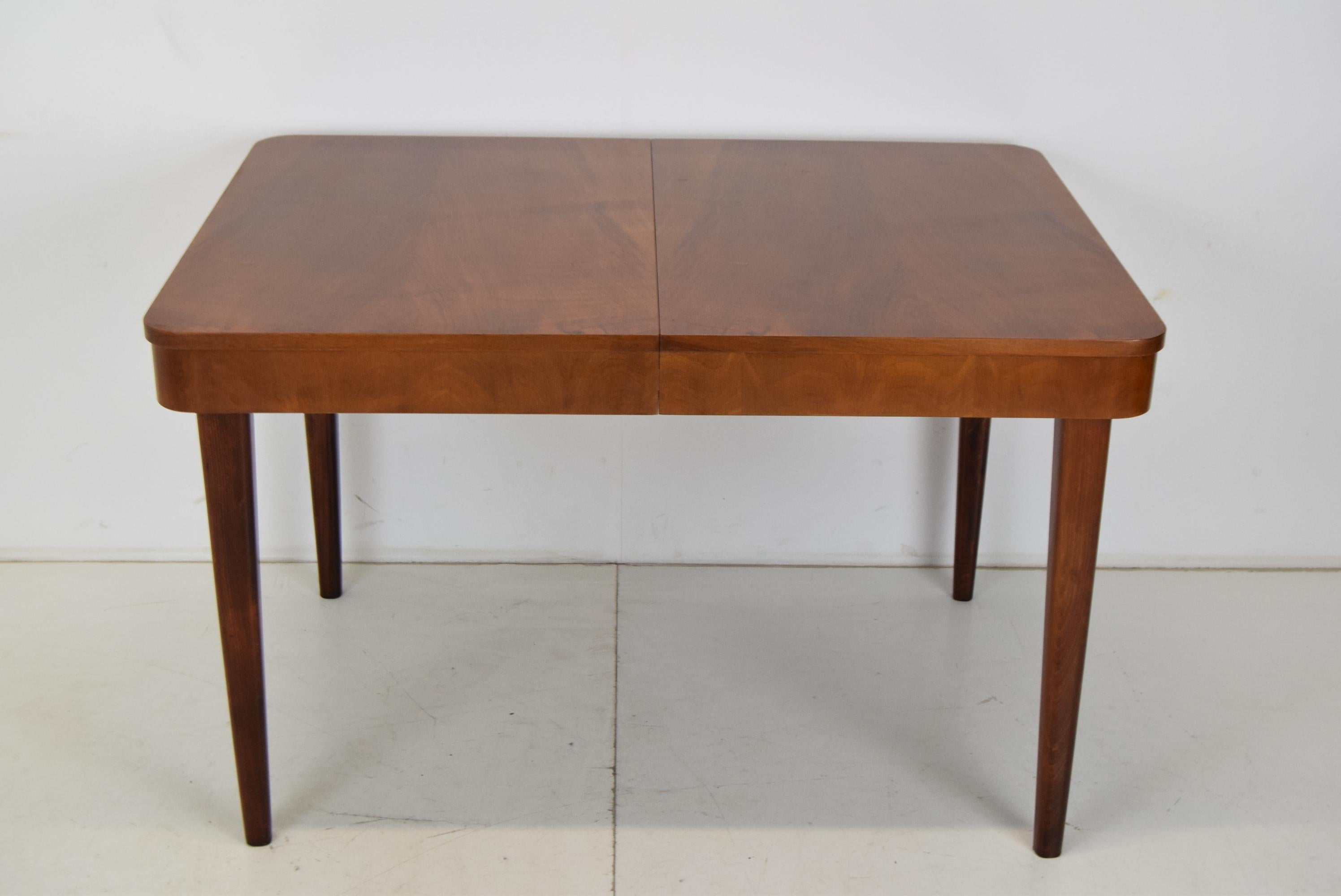 Czech Art Deco Extendable Dining Table, Designed by Jindrich Halabala, 1940's For Sale