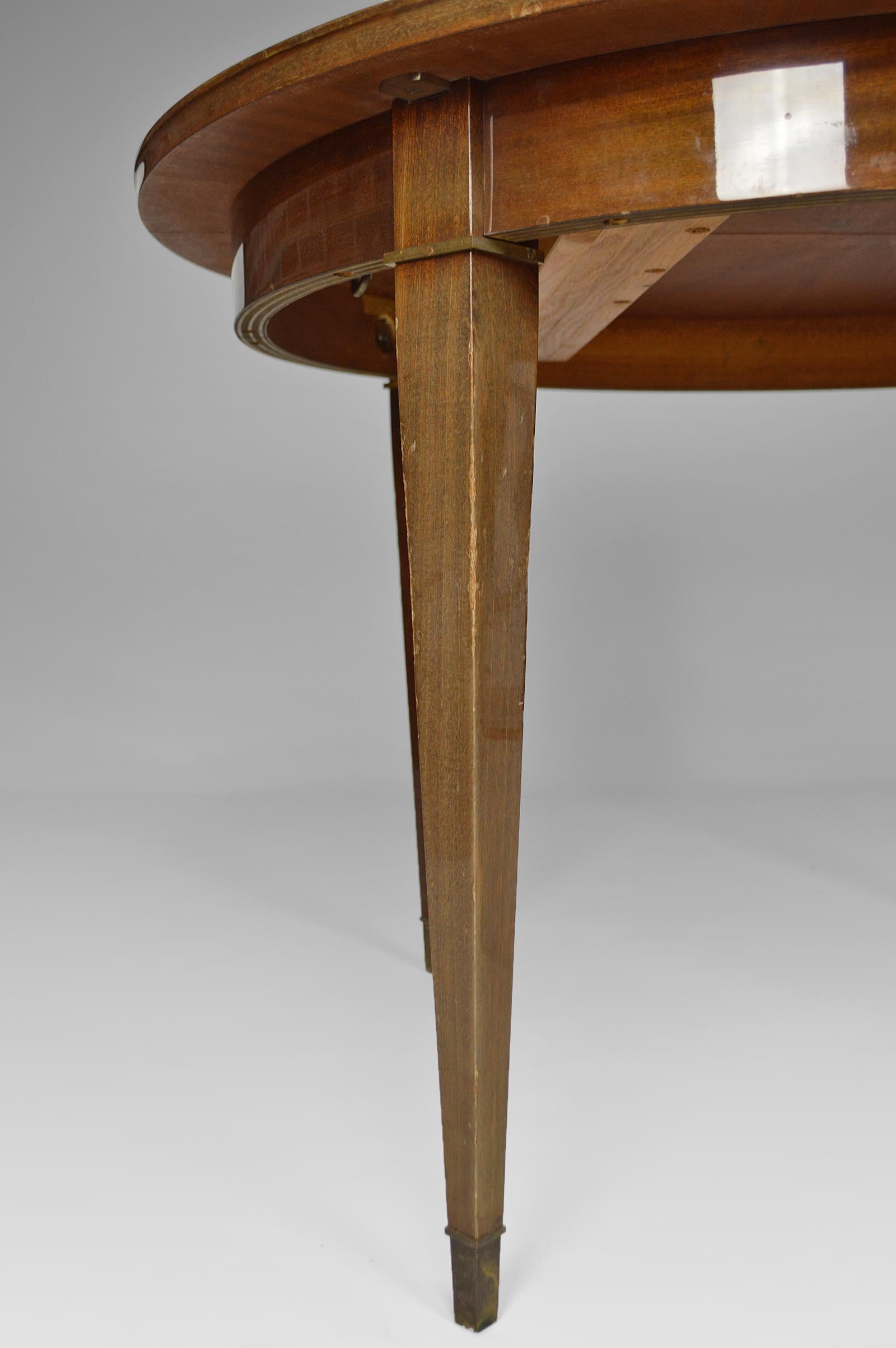 Art Deco Extendable Round Table in Mahogany, by Jacques Adnet, circa 1940 For Sale 3