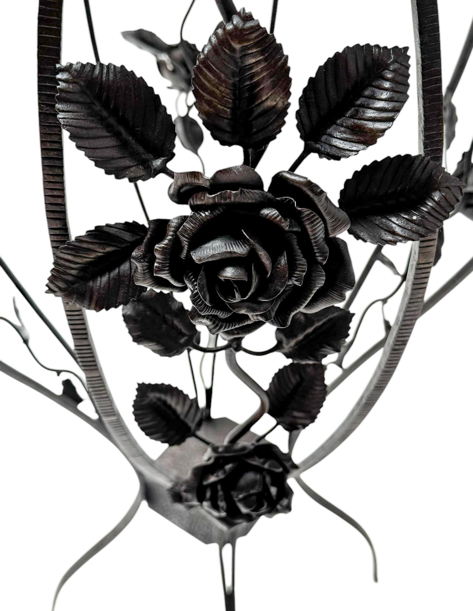 Très grand piédestal Art Déco en fer forgé avec plateau en marbre multicolore, années 1930 en vente 2