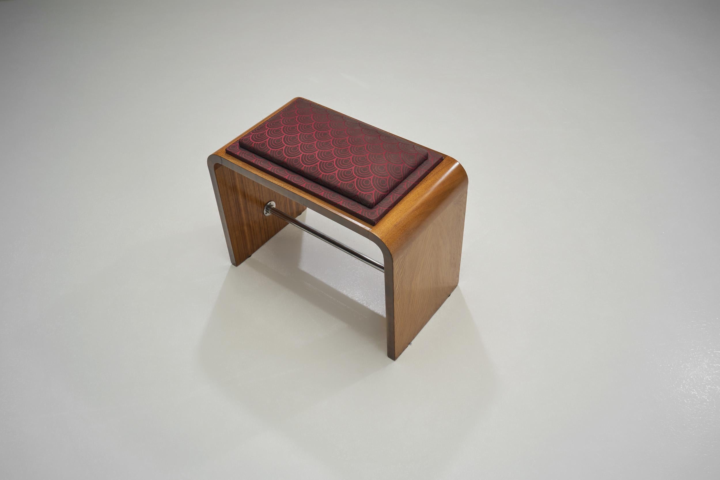 Art Deco Hocker aus Holz mit Stoffbezug, Frankreich um 1940 im Angebot 1