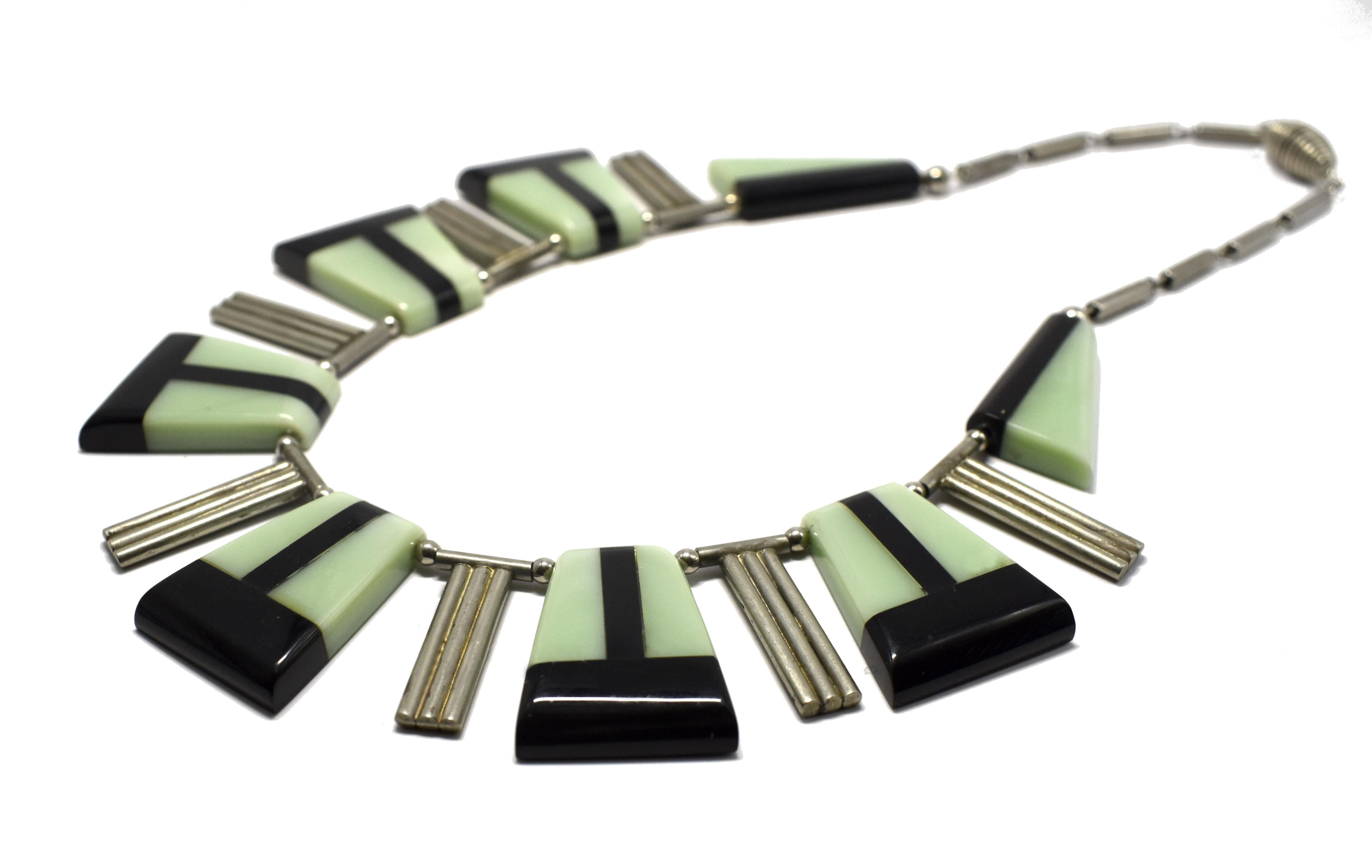 De las mujeres Art Decó Fabuloso collar modernista de baquelita, circa 1930