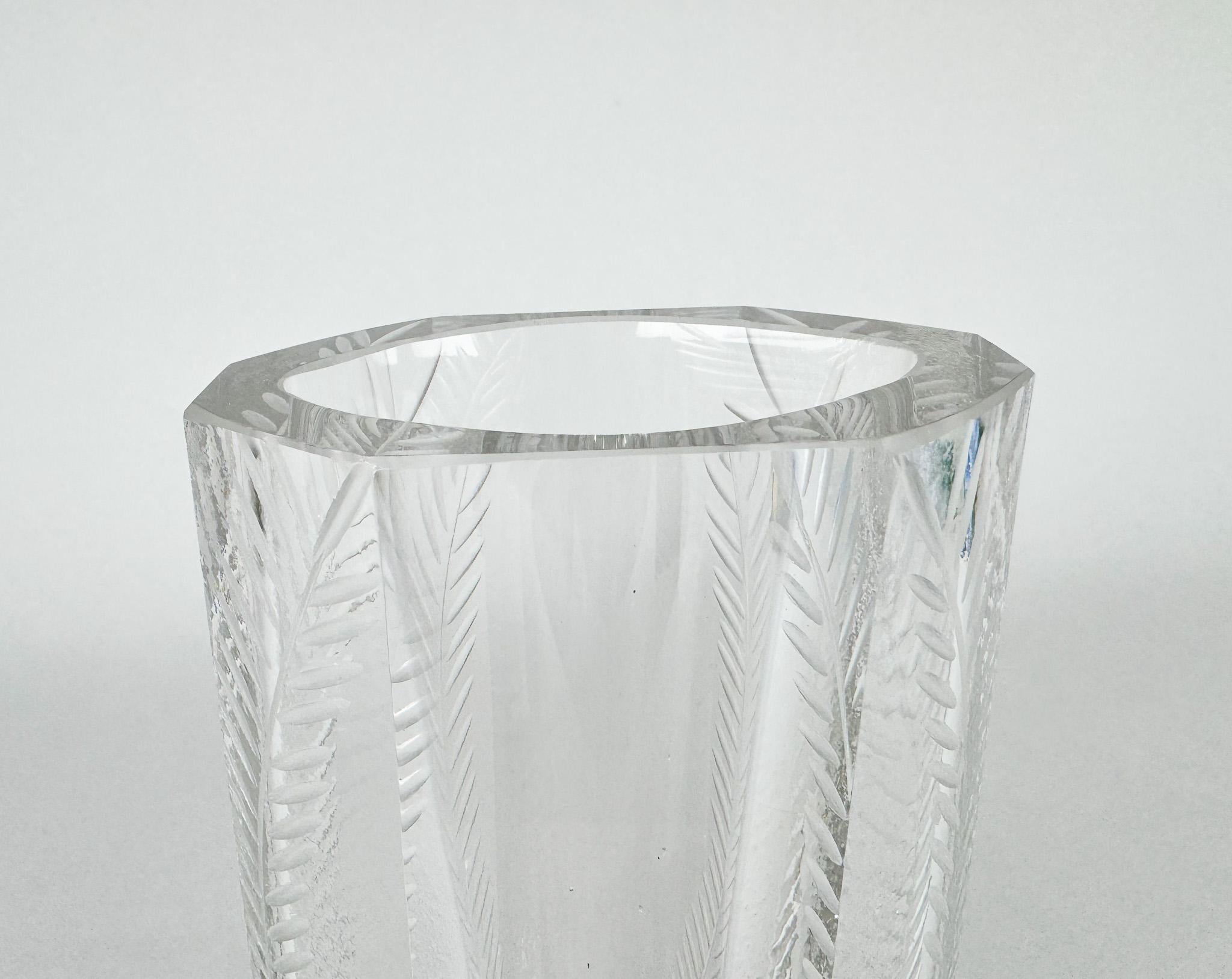 Vase Art Déco en verre taillé à facettes Bon état - En vente à Praha, CZ