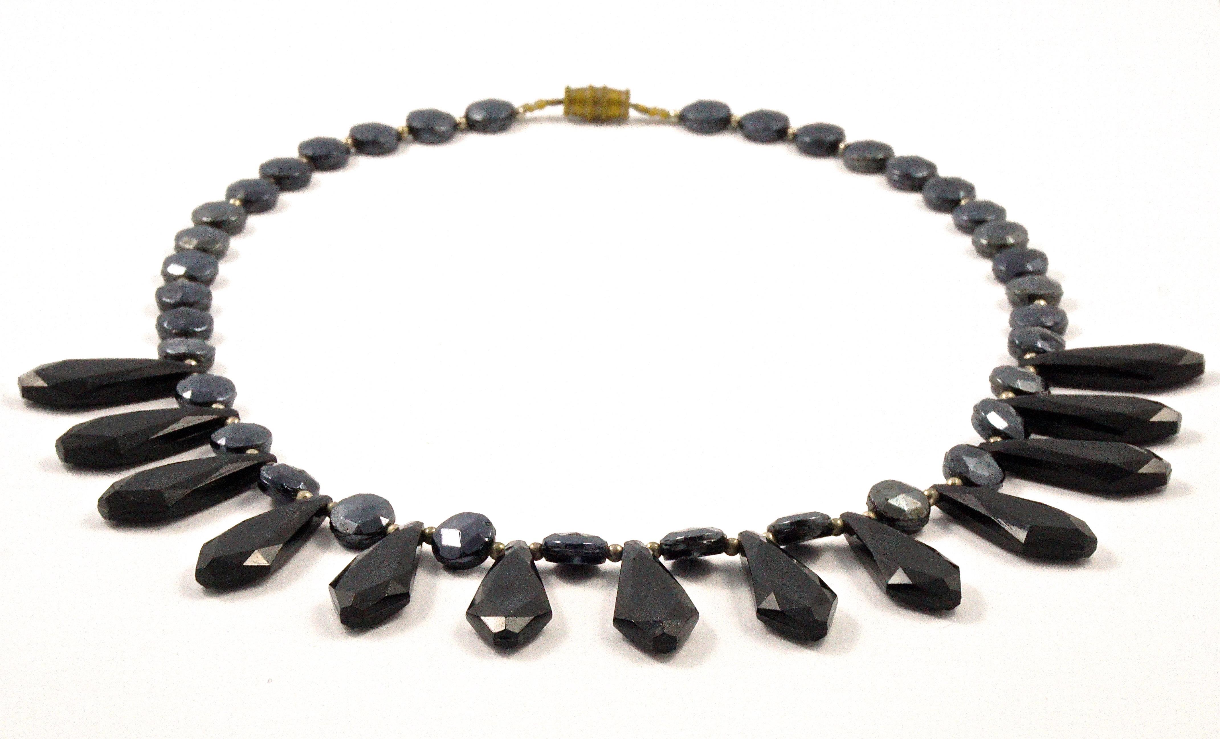 Art Deco Faceted French Jet Black and Dark Grey Glass Drop Fringe Necklace For Sale 3