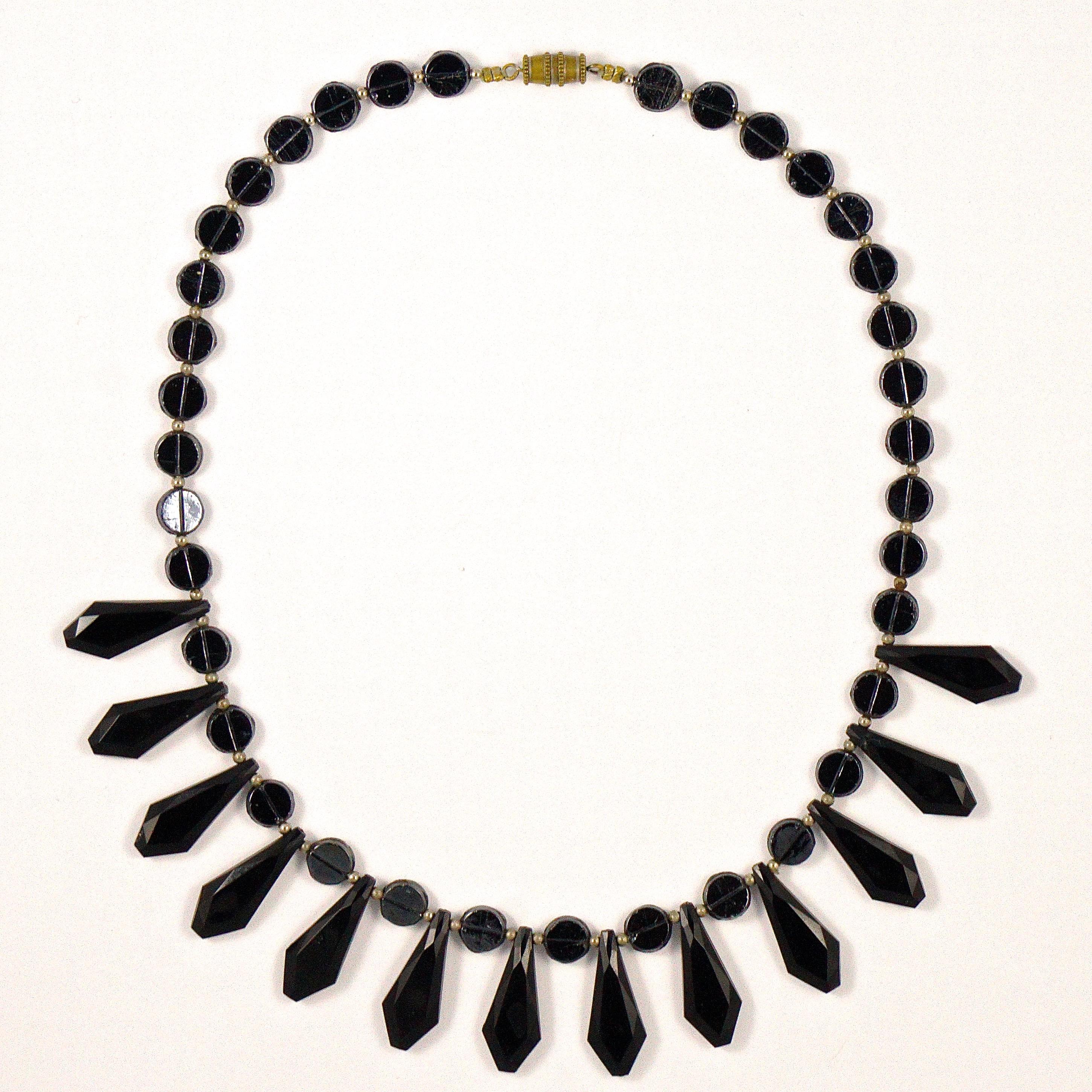Art Deco Faceted French Jet Black and Dark Grey Glass Drop Fringe Necklace For Sale 1