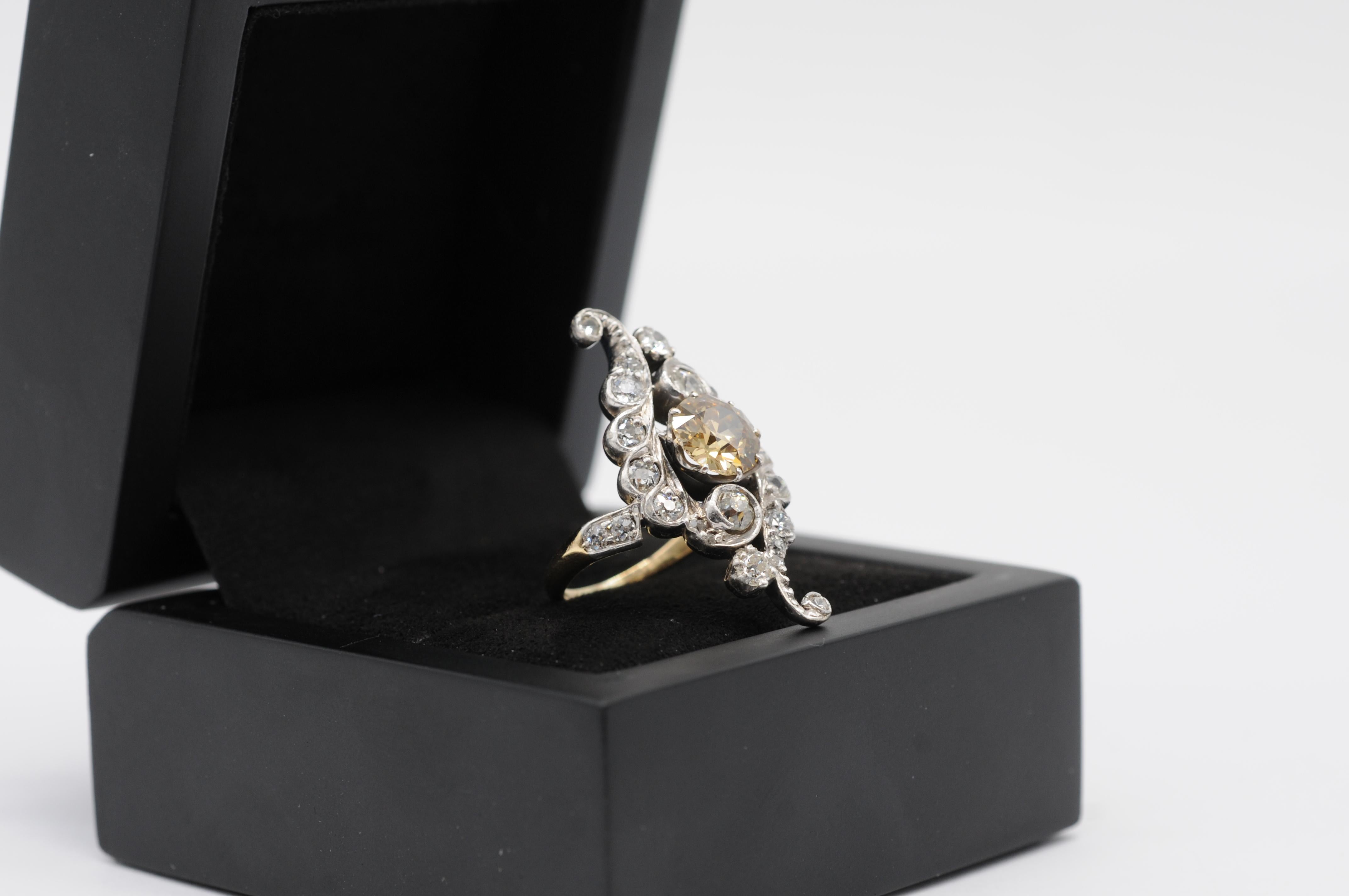 Art Deco Fancy brauner Diamant Ring in 18k Gold (Alteuropäischer Schliff) im Angebot