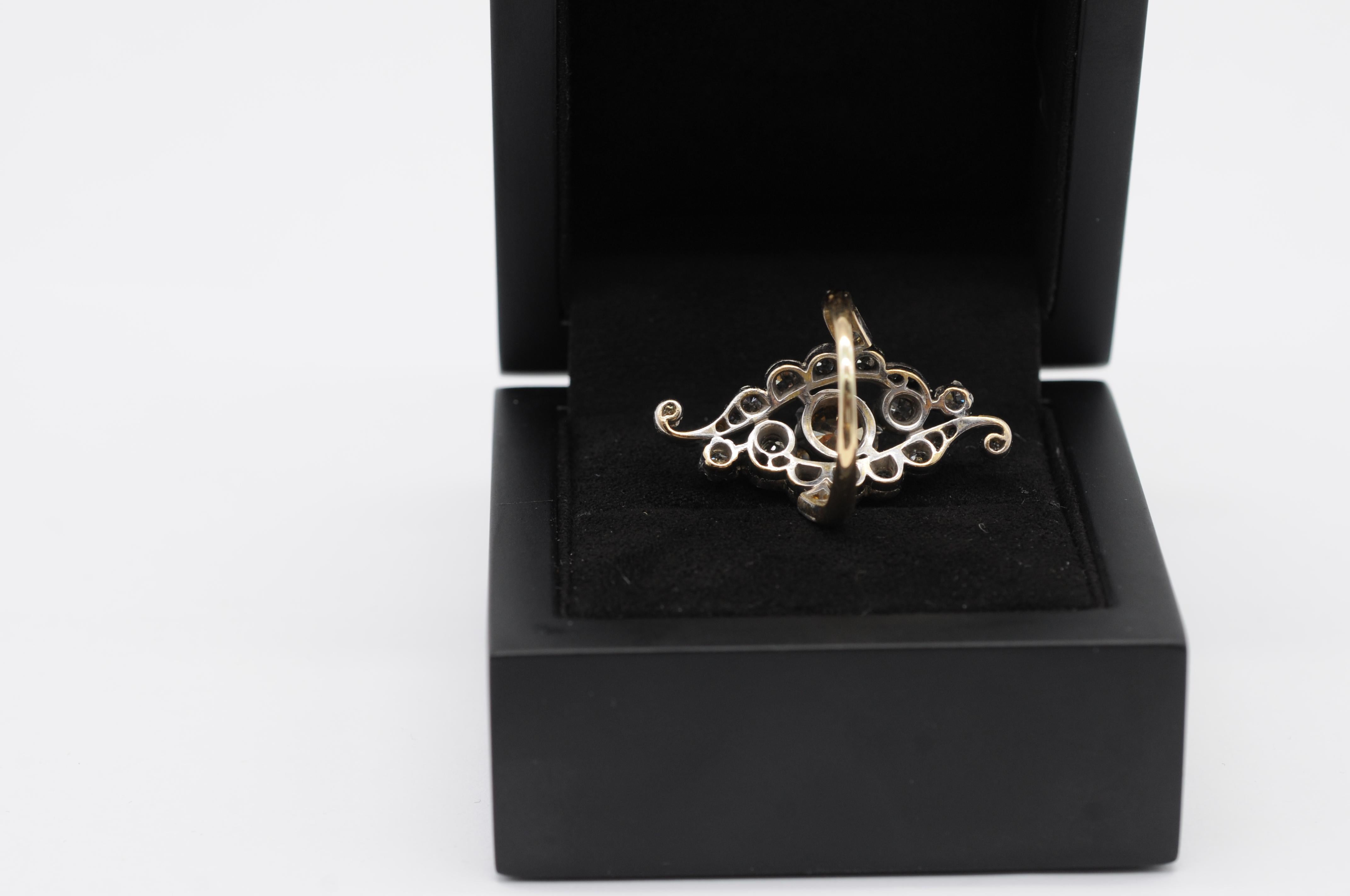 Art Deco Fancy brauner Diamant Ring in 18k Gold im Angebot 1